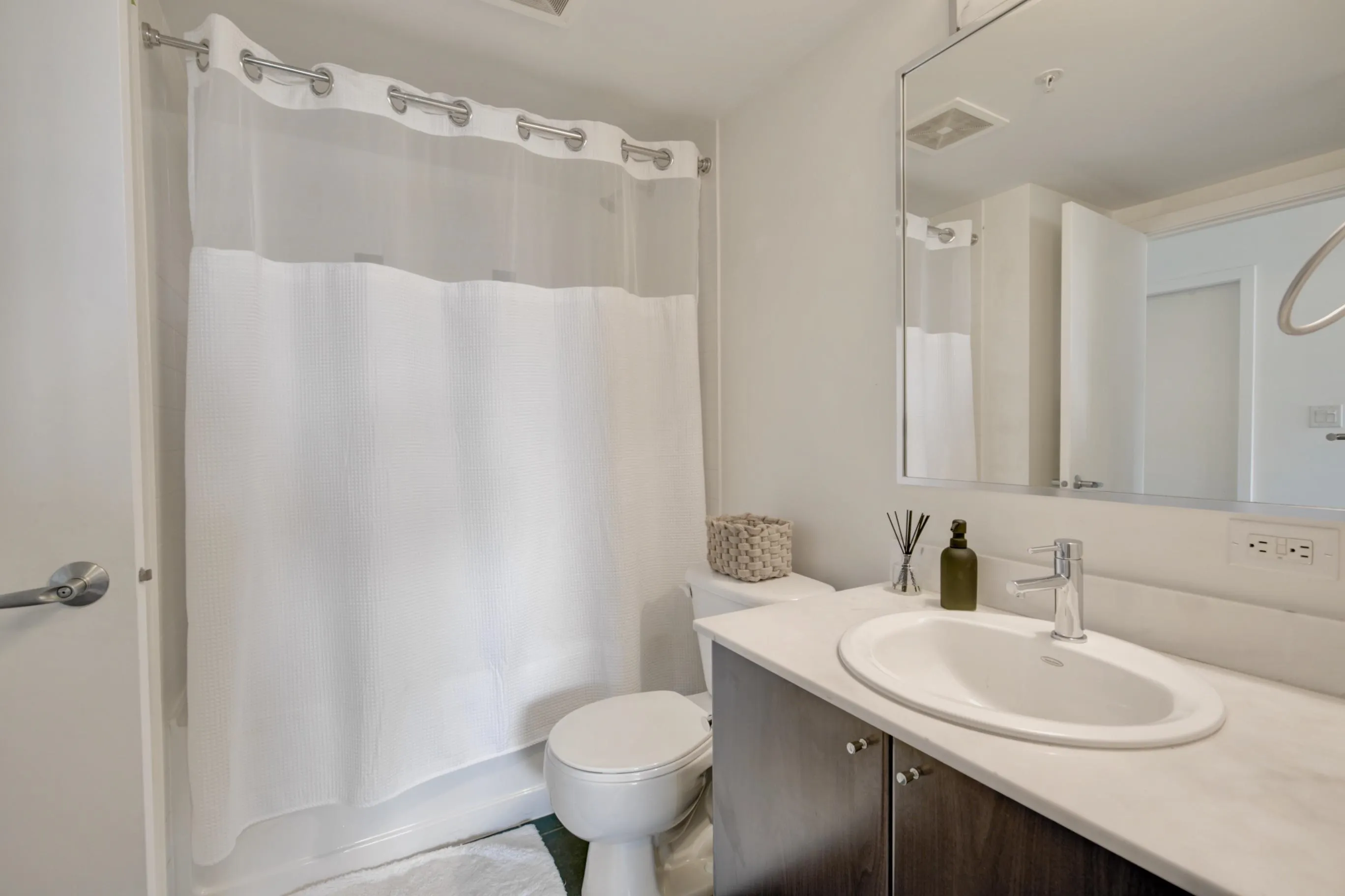 1303 938 Smithe Street