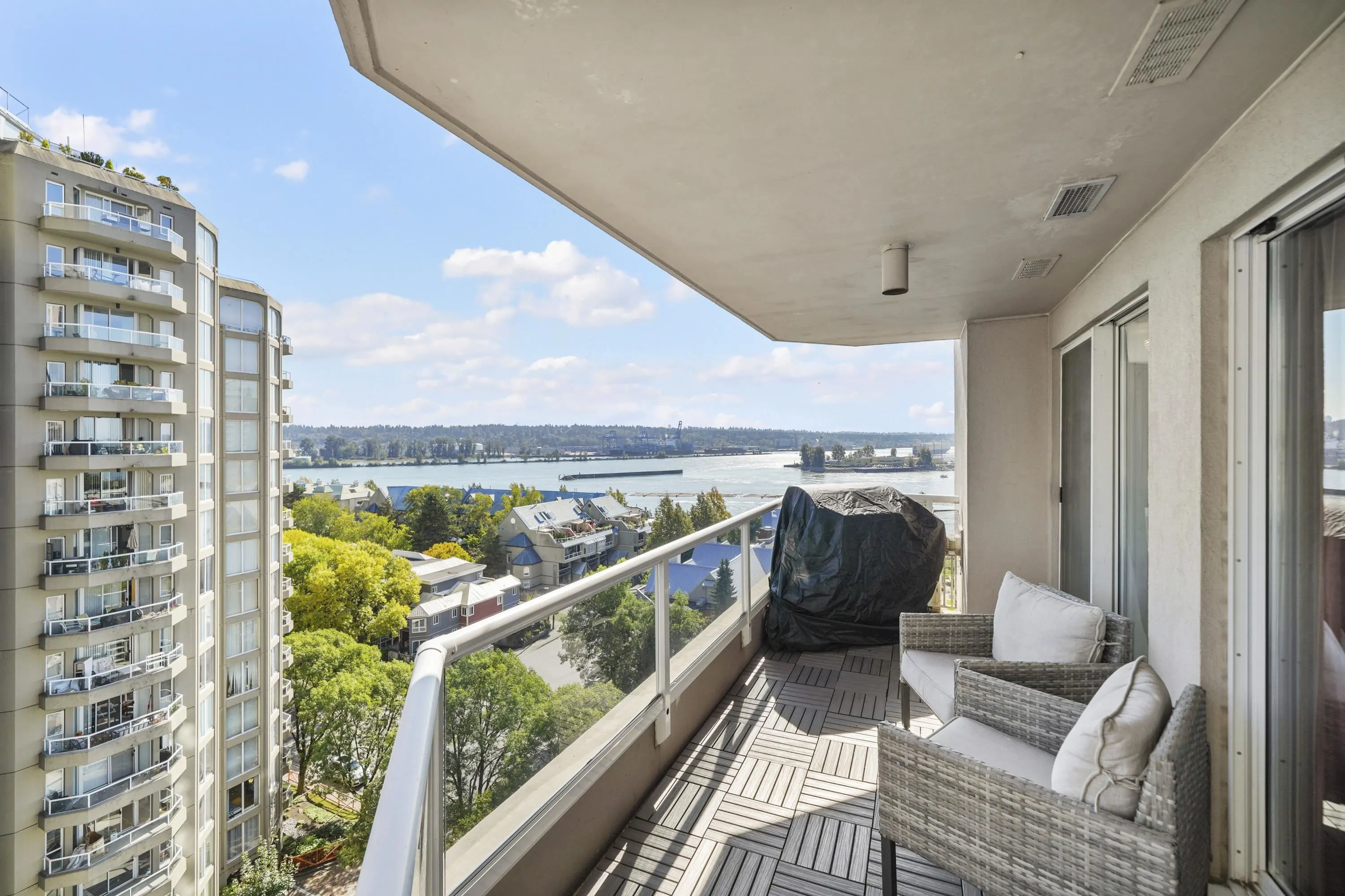 1207 1185 Quayside Drive