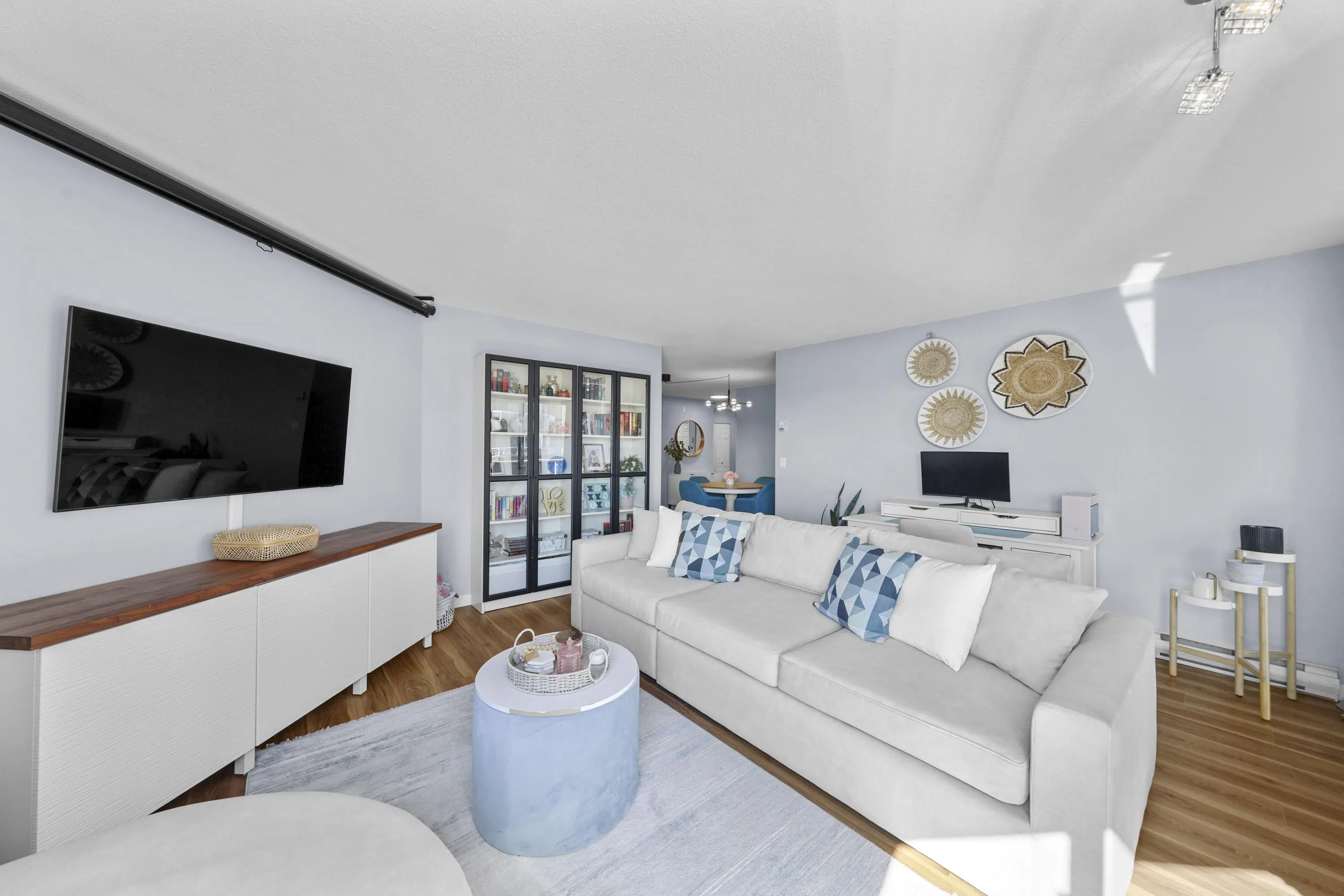 1207 1185 Quayside Drive