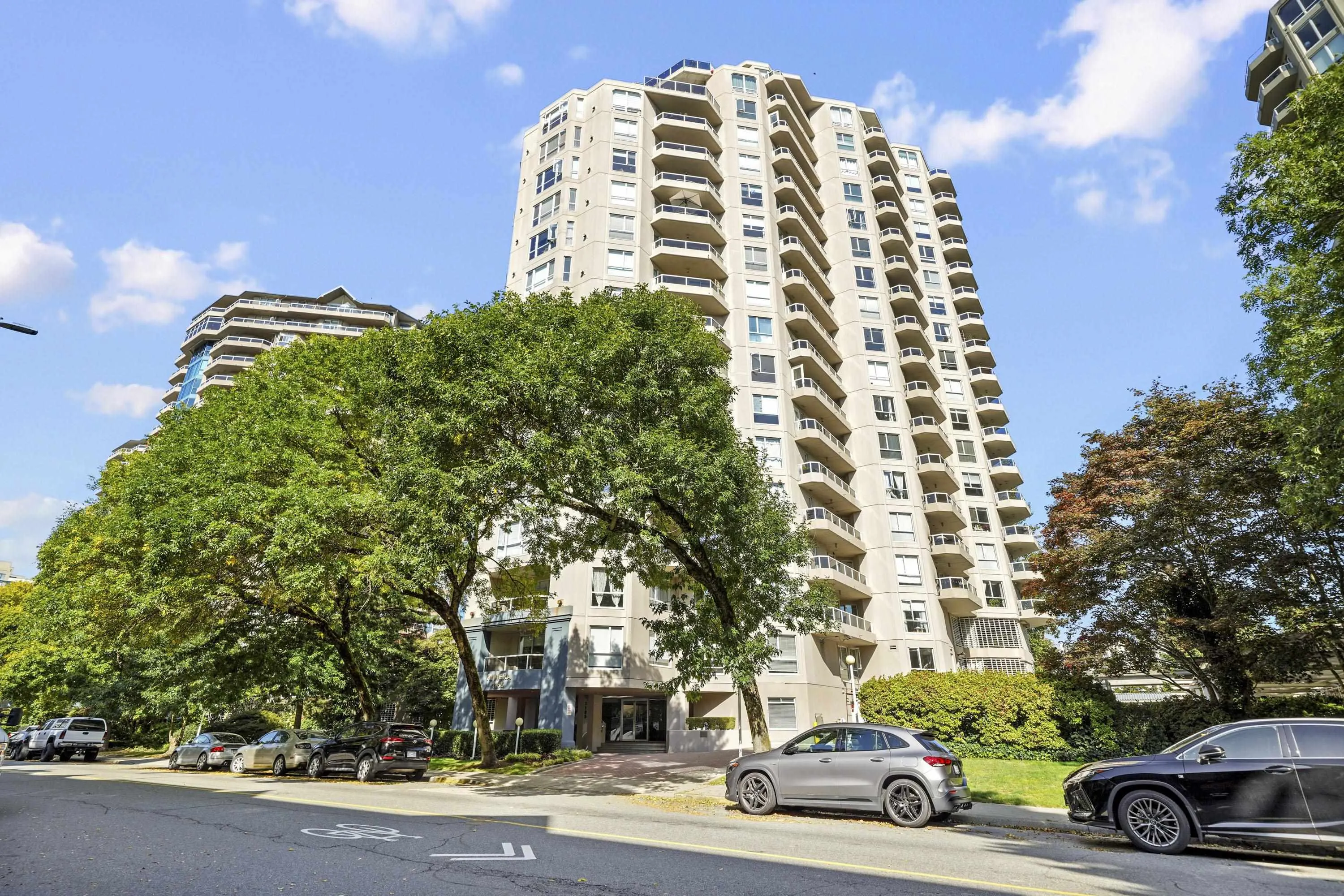 1207 1185 Quayside Drive