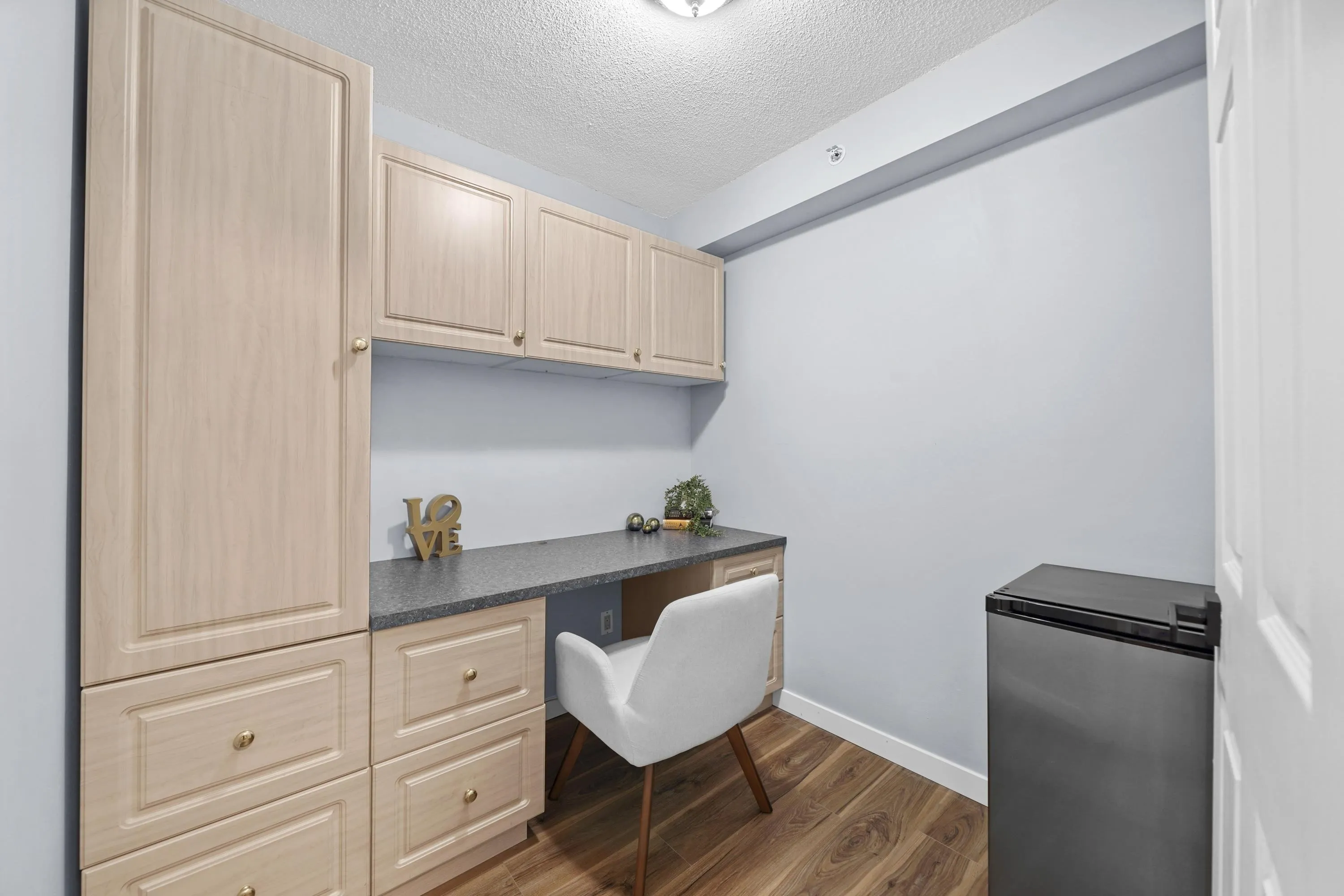 1207 1185 Quayside Drive