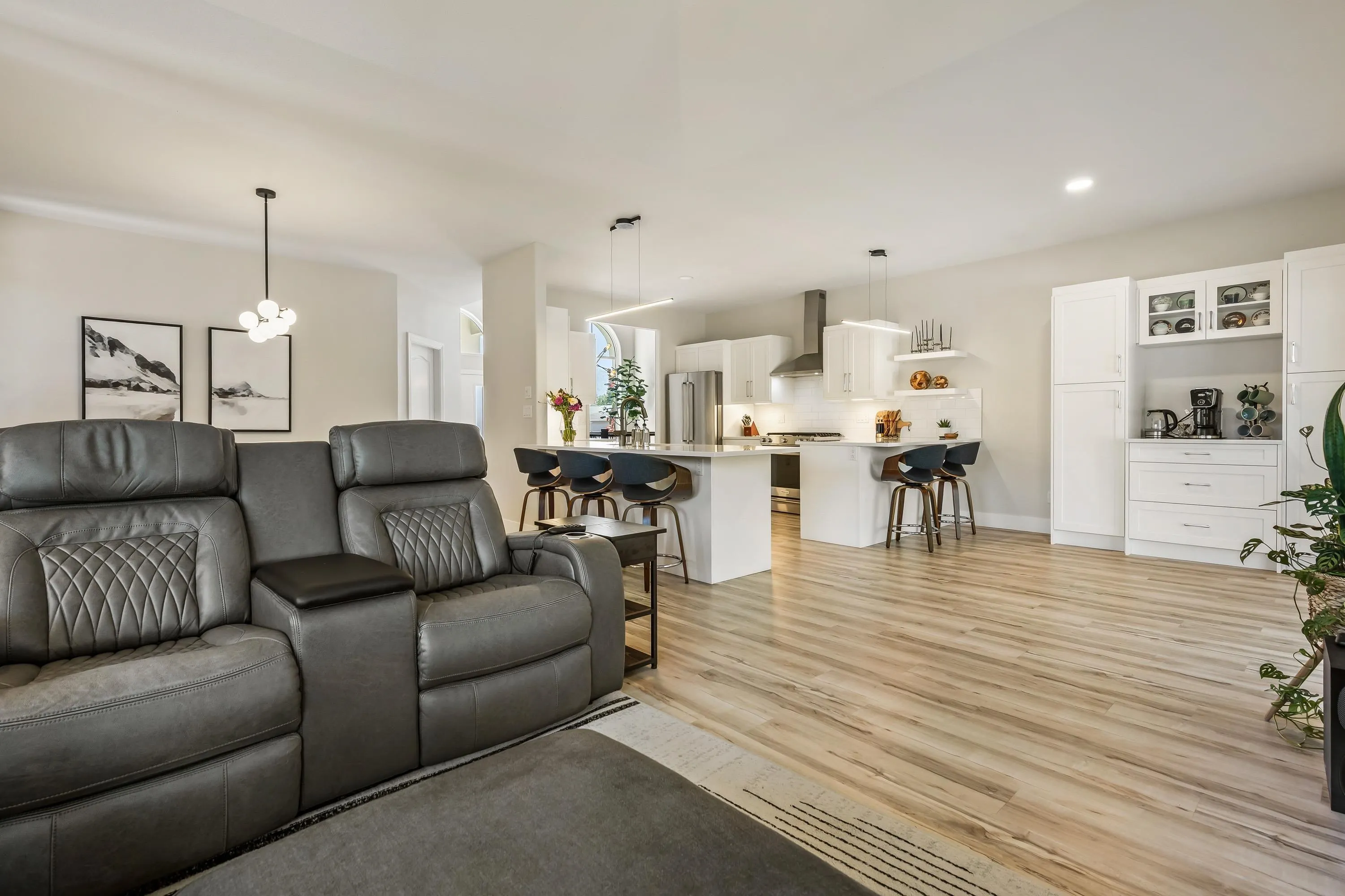 44425 Elsie Place