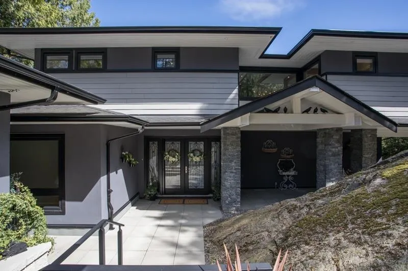 1812 Cardinal Crescent
