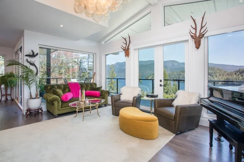 1812 Cardinal Crescent