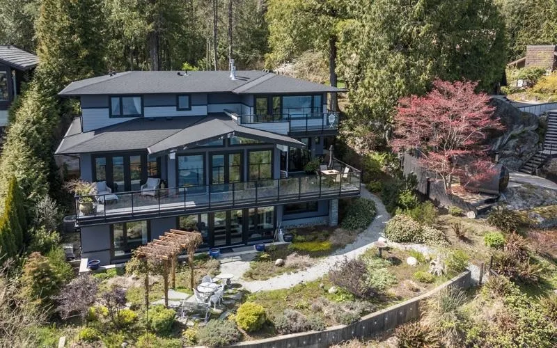 1812 Cardinal Crescent