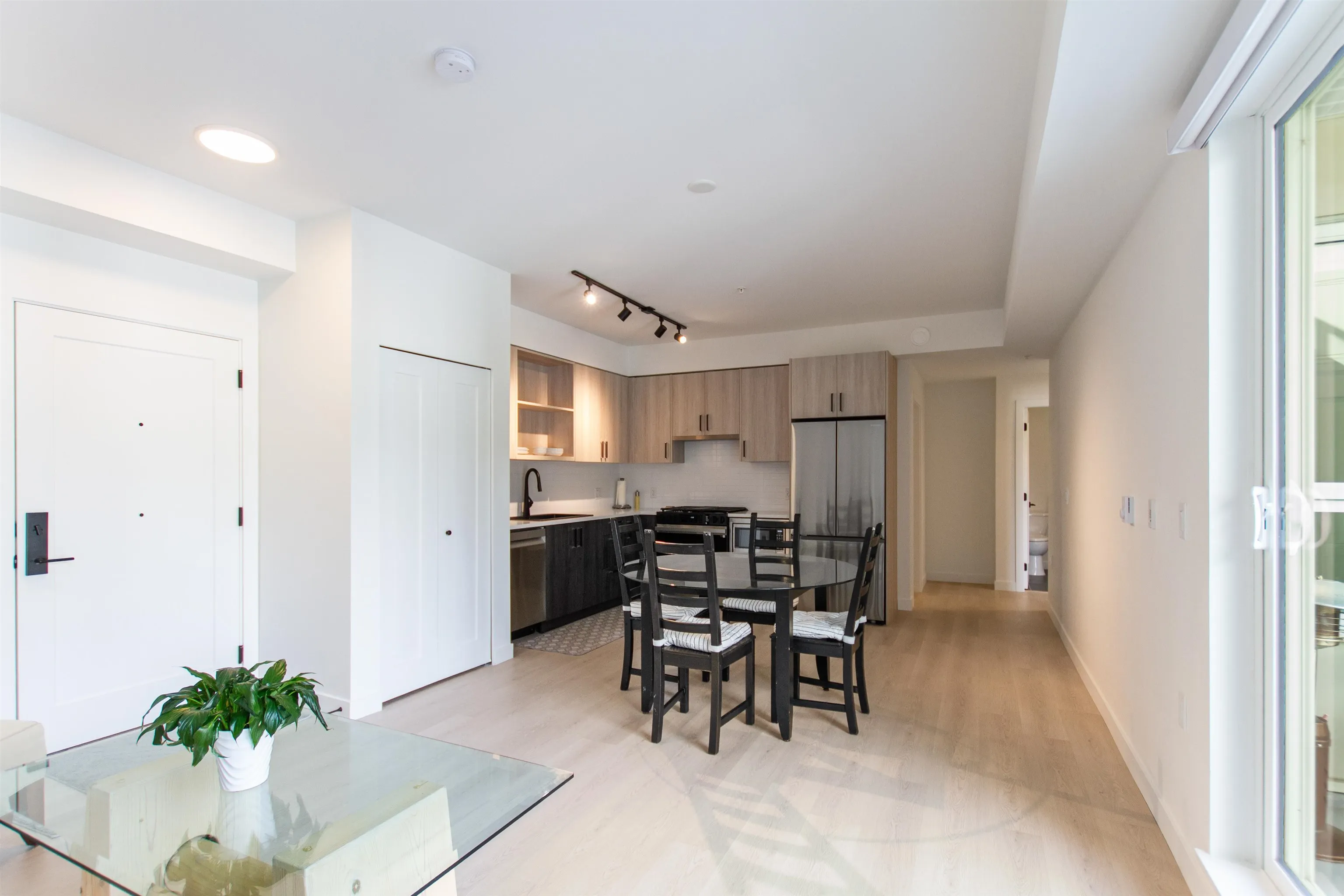 606 2002 St. George Street