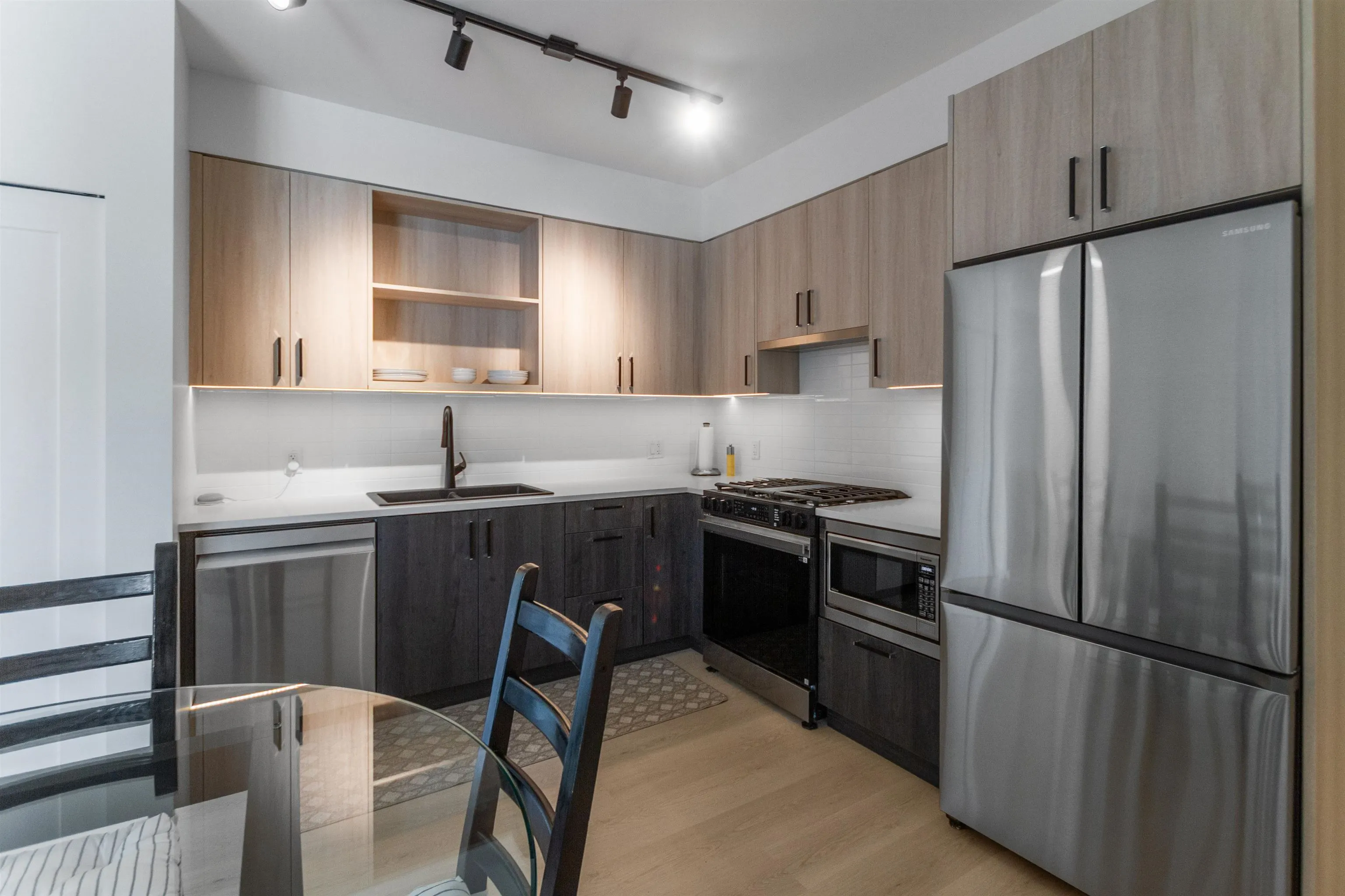 606 2002 St. George Street