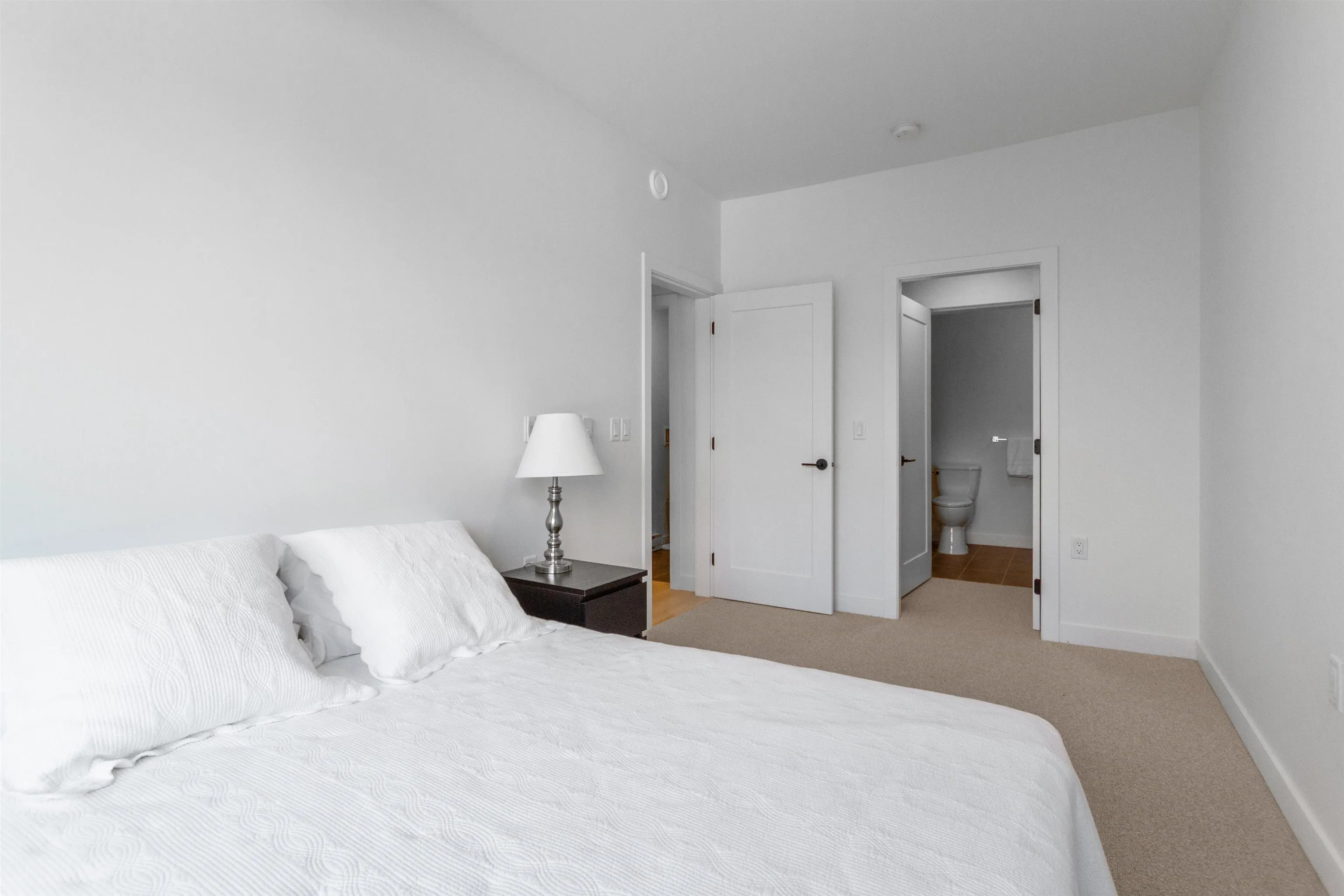 606 2002 St. George Street