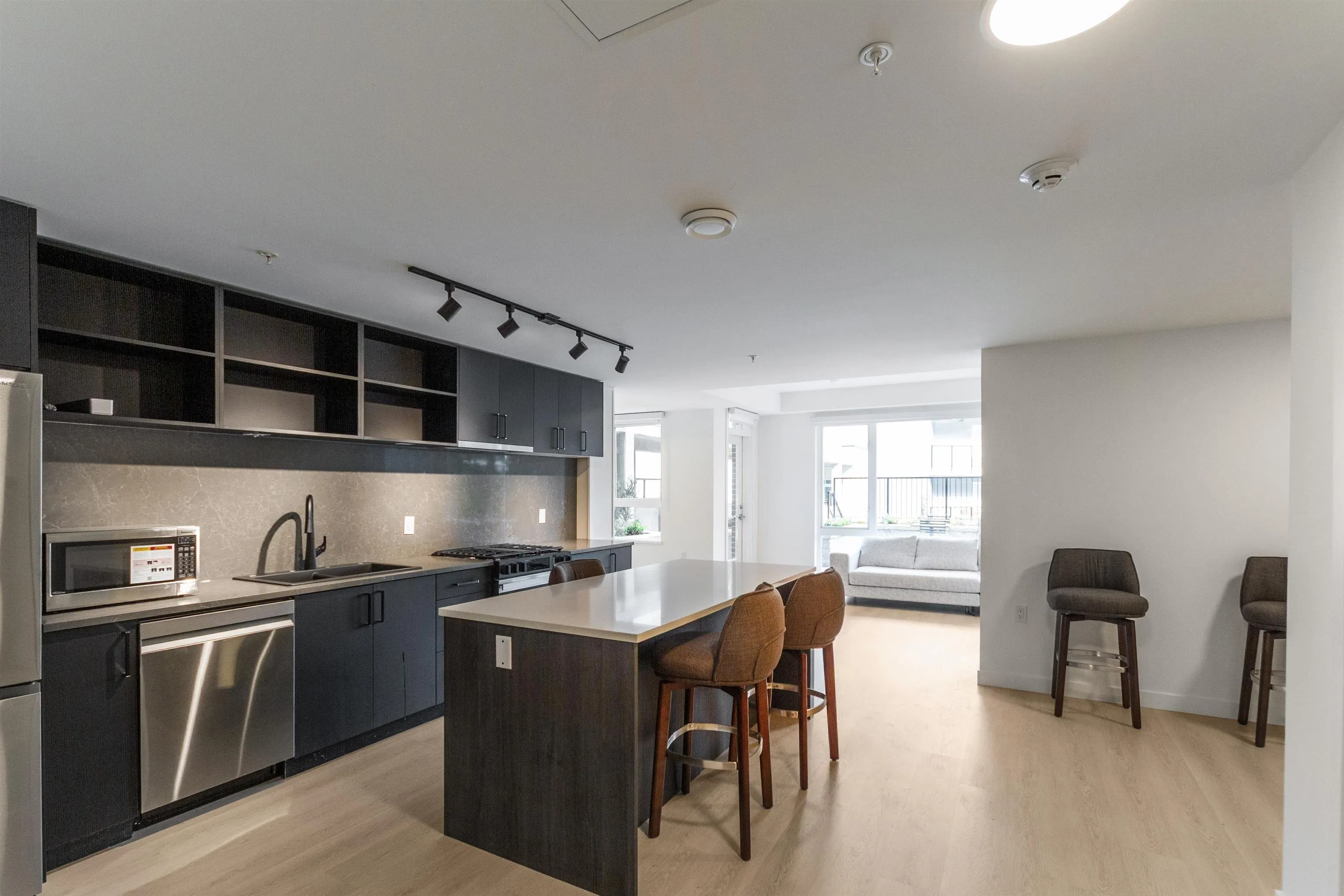 606 2002 St. George Street