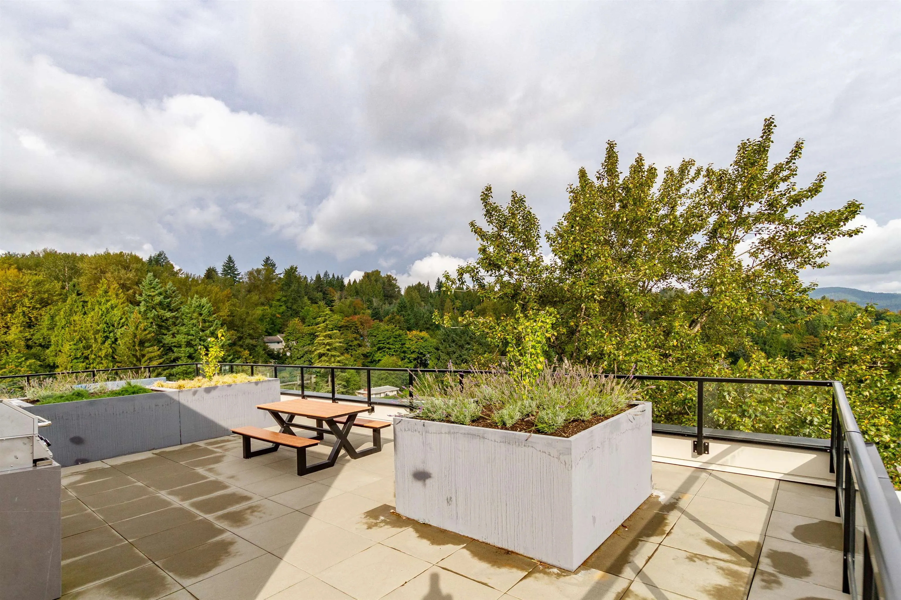 606 2002 St. George Street