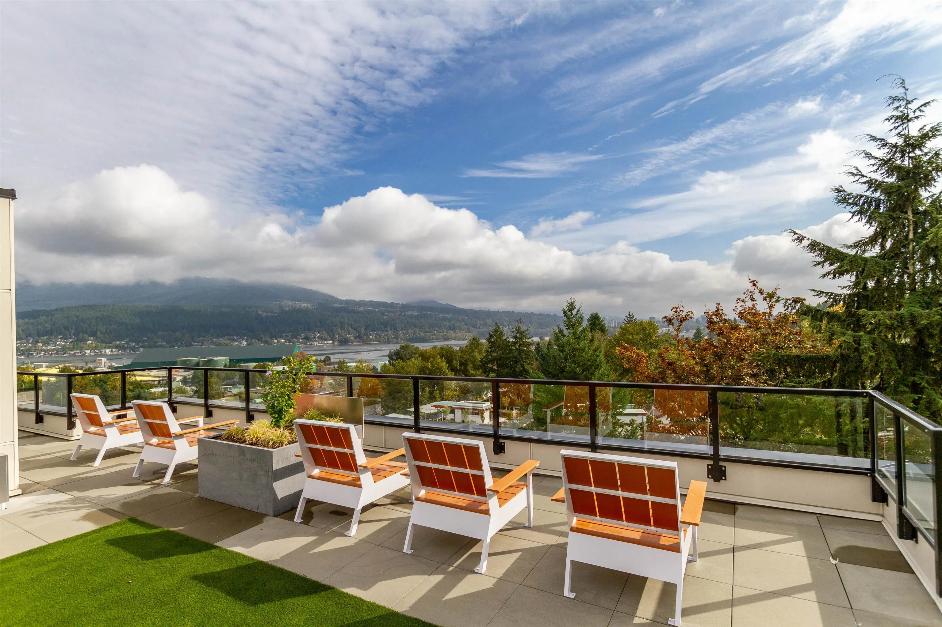 606 2002 St. George Street