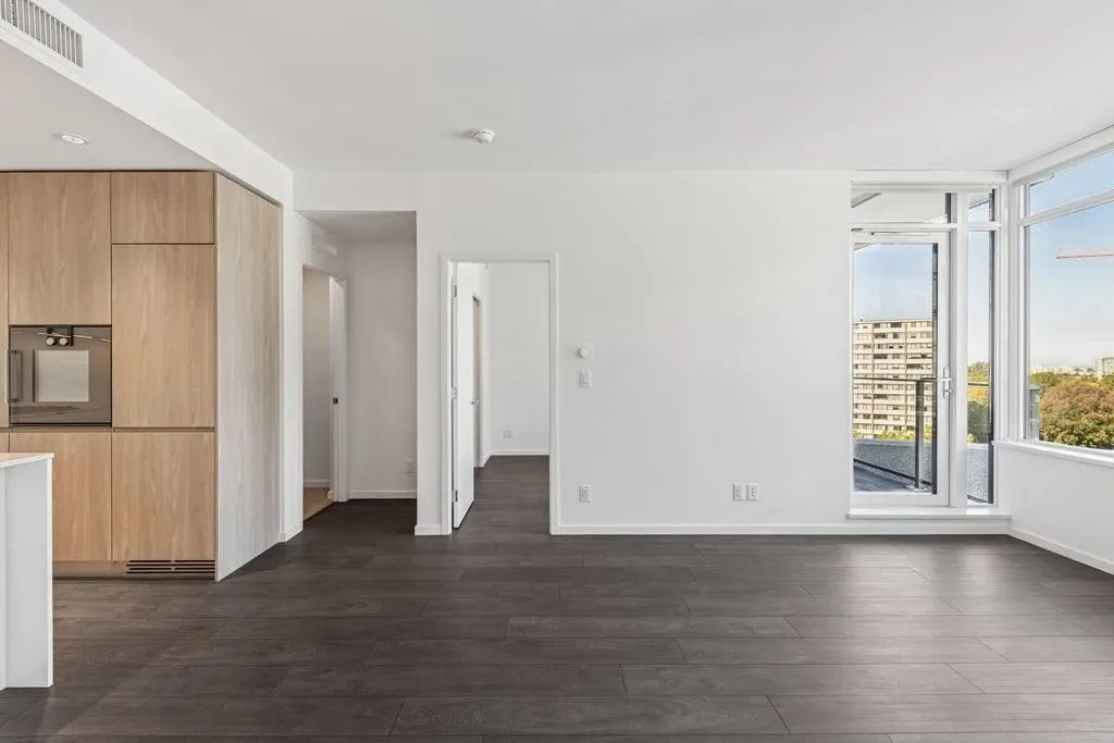 1107 6500 Minoru Street