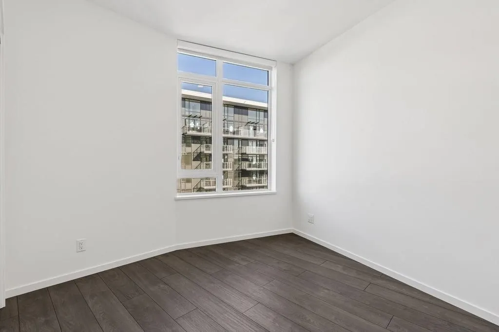 1107 6500 Minoru Street