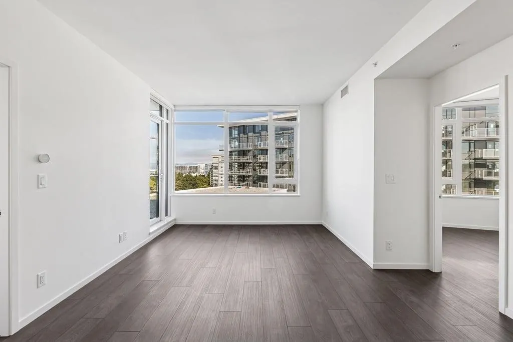 1107 6500 Minoru Street