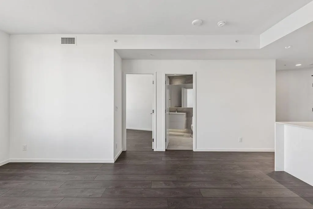 1107 6500 Minoru Street