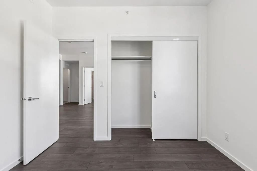 1107 6500 Minoru Street