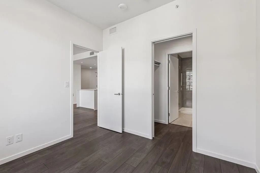 1107 6500 Minoru Street