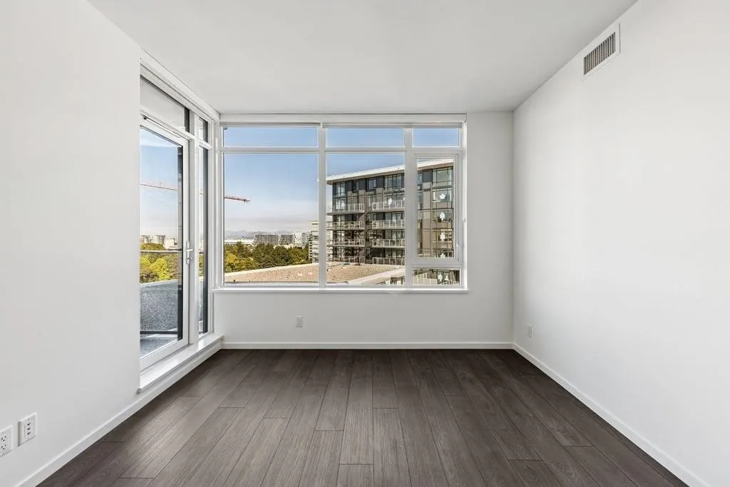 1107 6500 Minoru Street