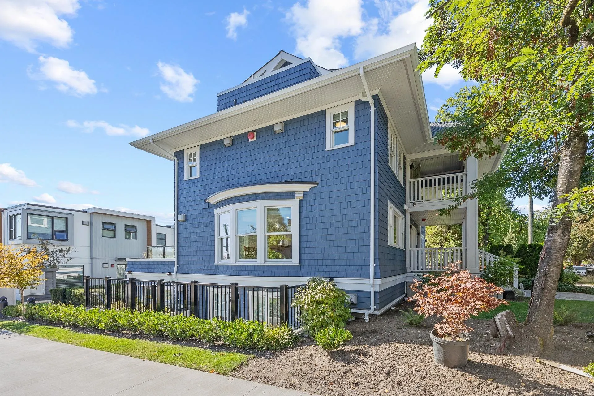 1312 W 57th Avenue