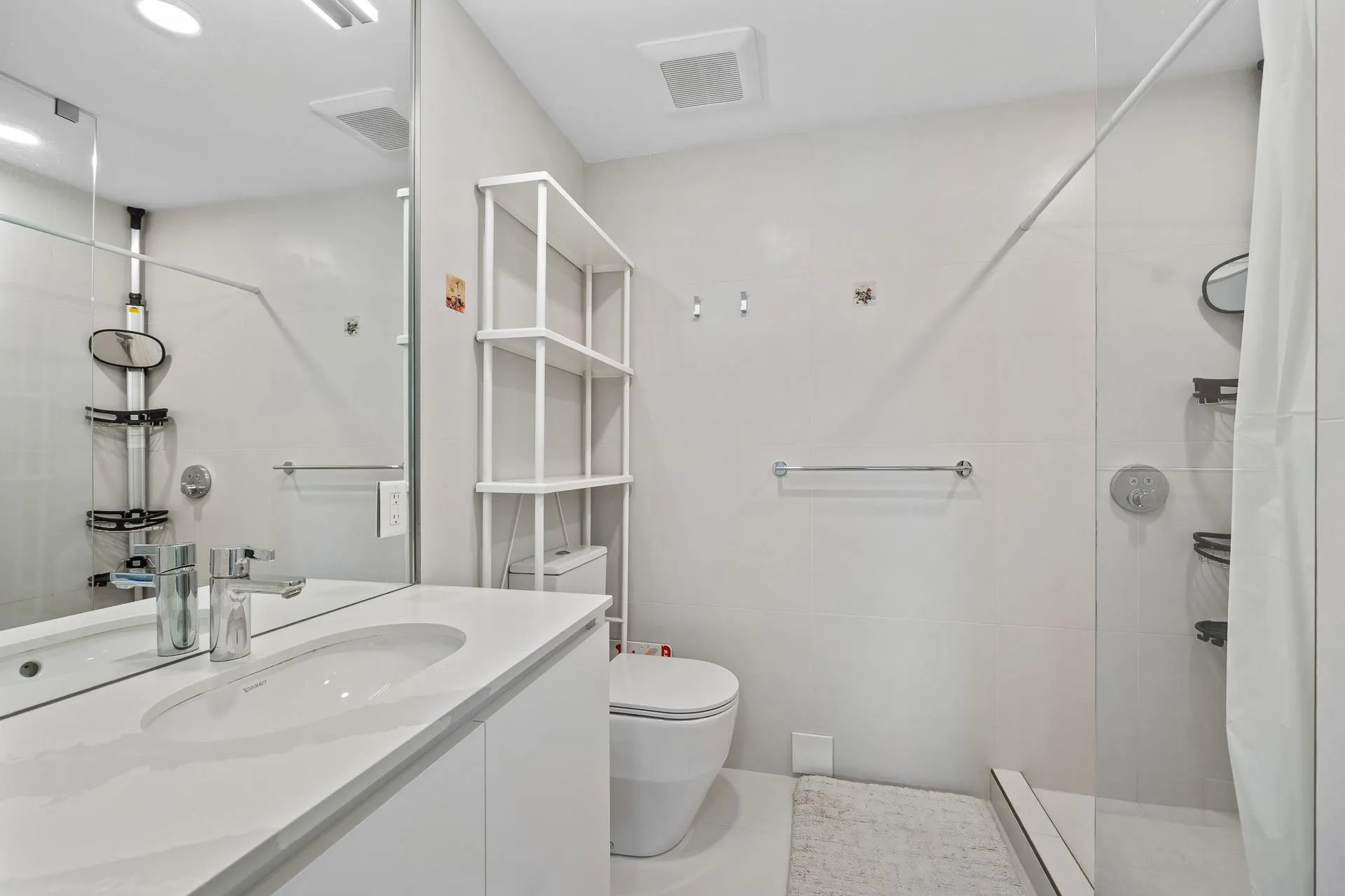 1312 W 57th Avenue