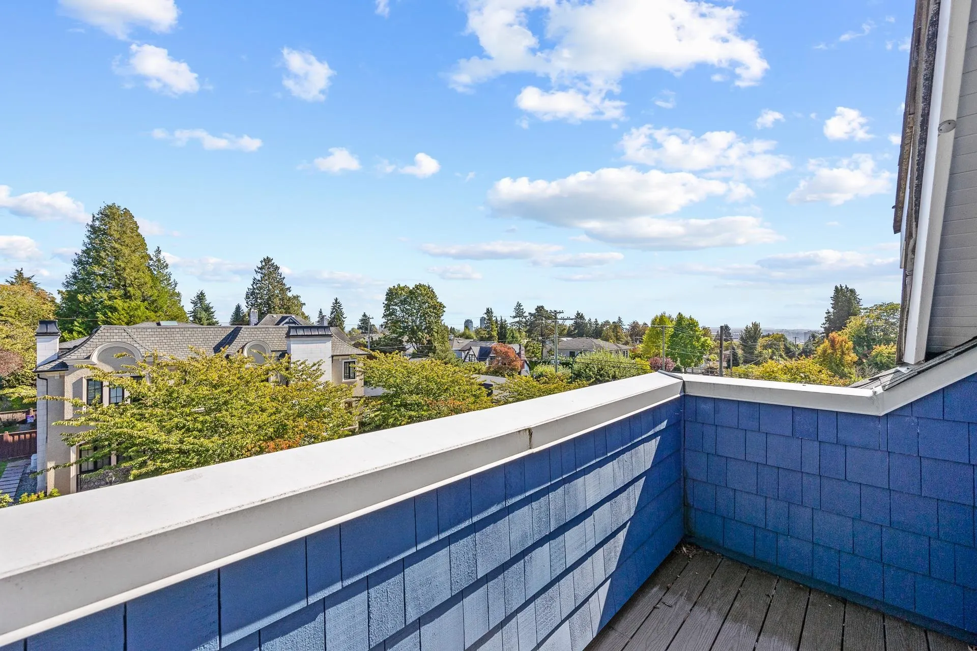 1312 W 57th Avenue