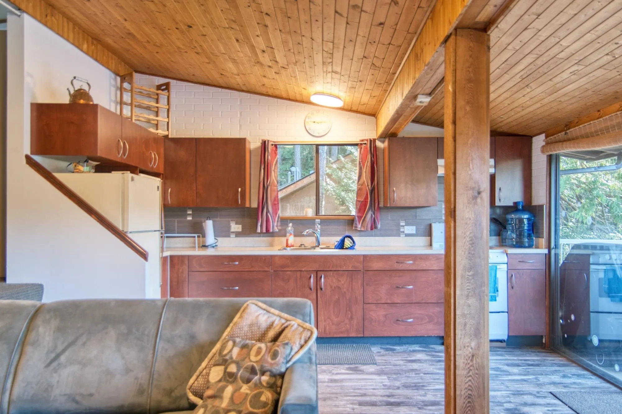 10 10387 Mercer Road