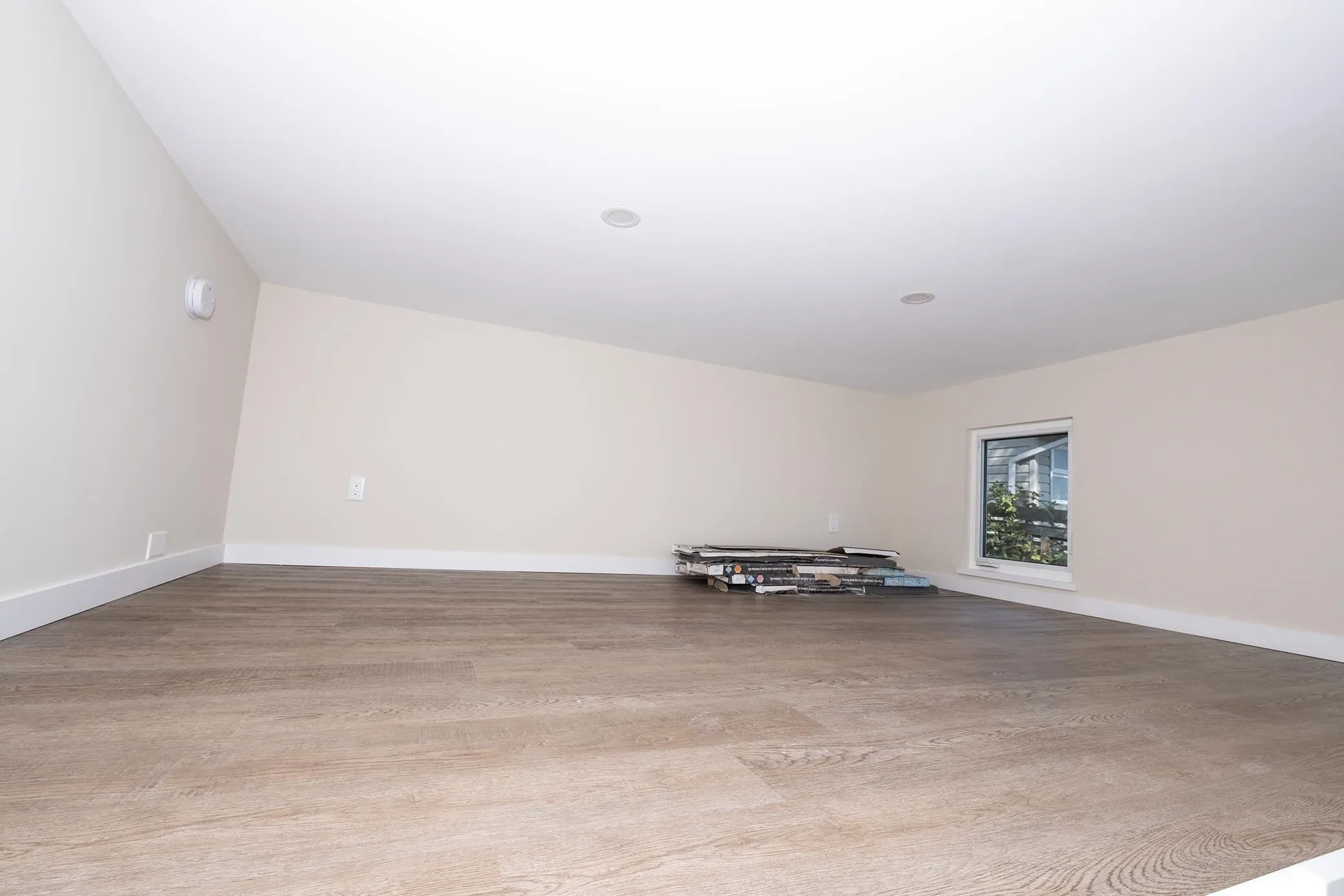 5977 Shoal Way