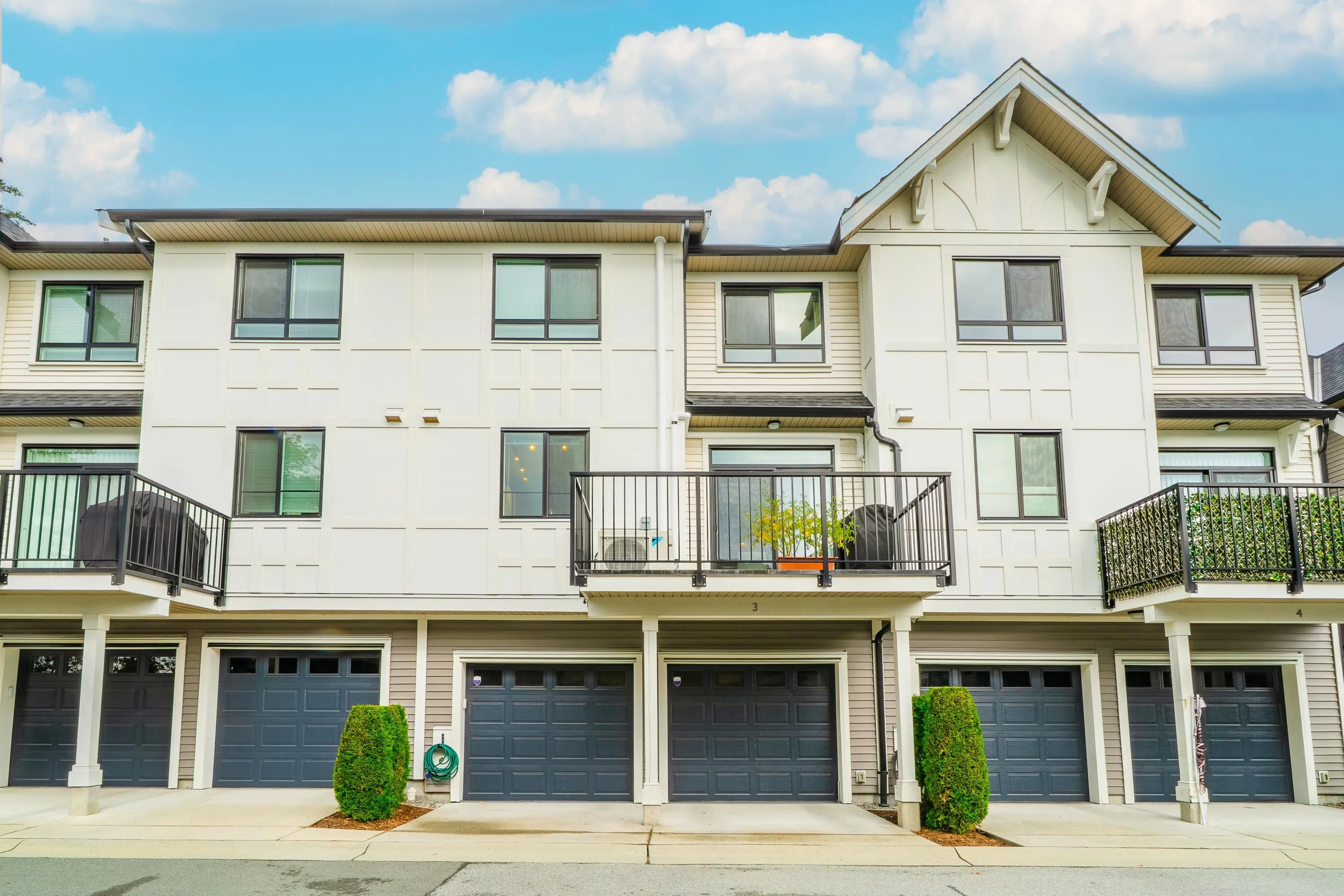 3 3500 Burke Village Promenade