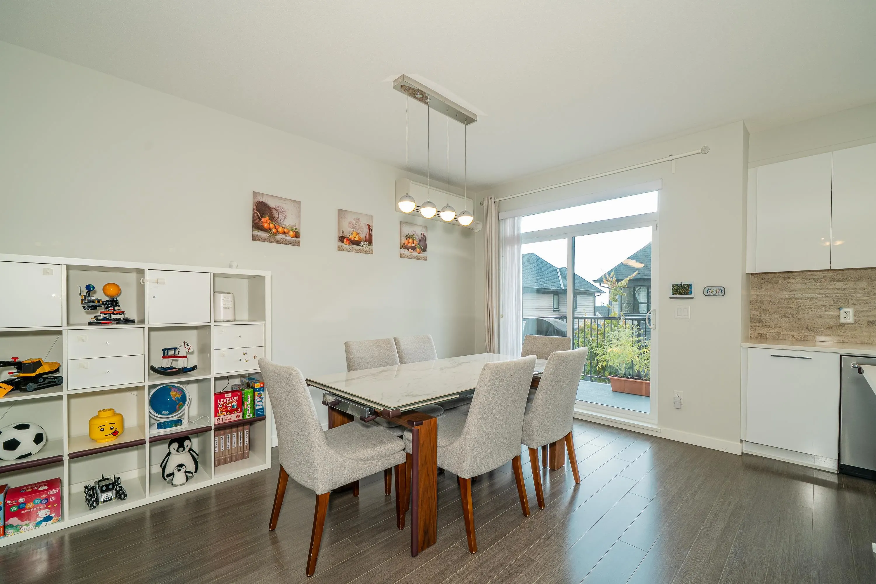 3 3500 Burke Village Promenade