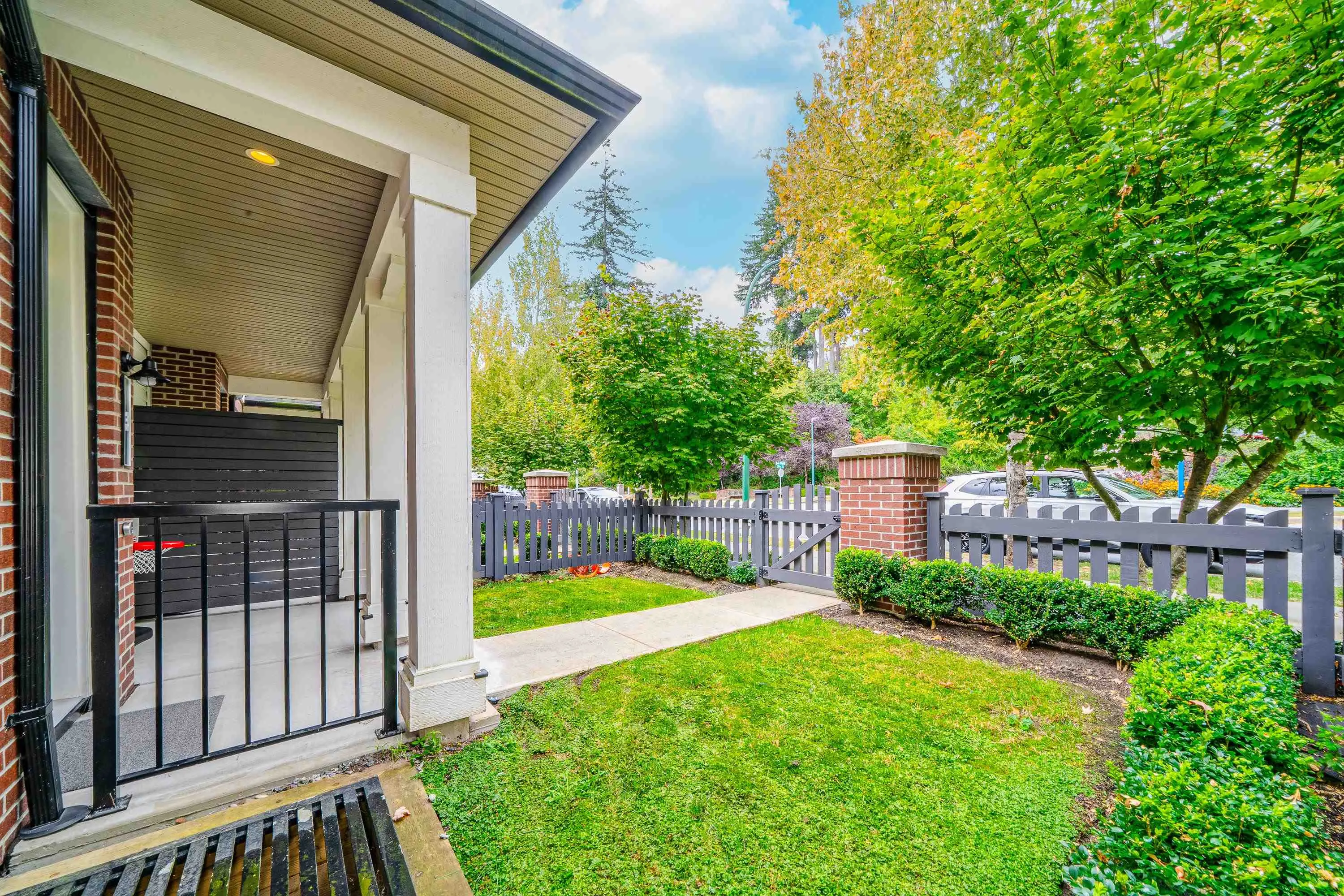 3 3500 Burke Village Promenade