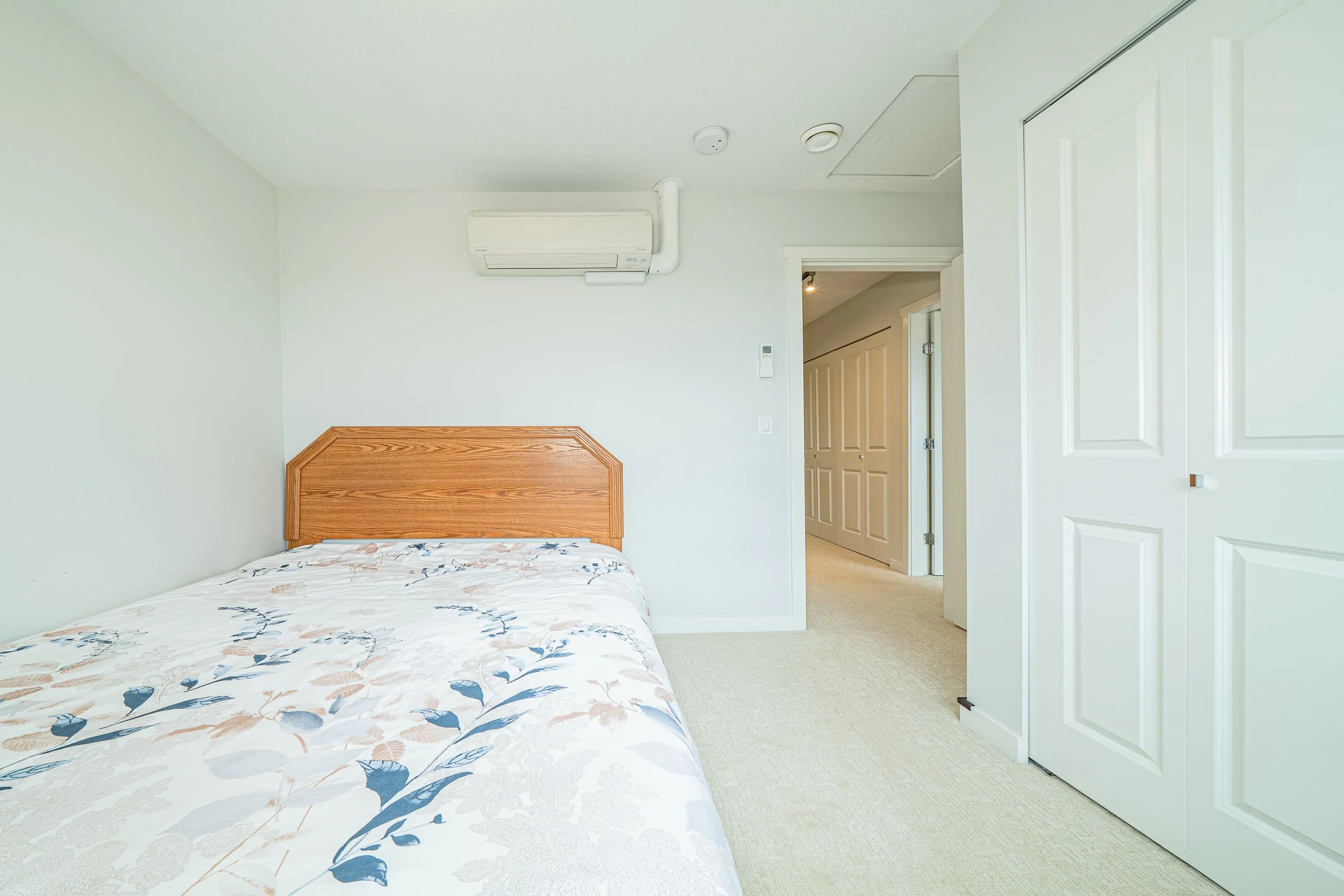 3 3500 Burke Village Promenade