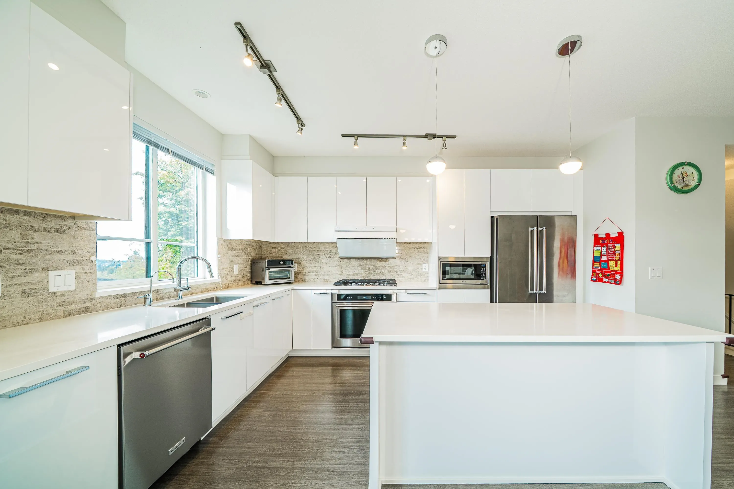 3 3500 Burke Village Promenade