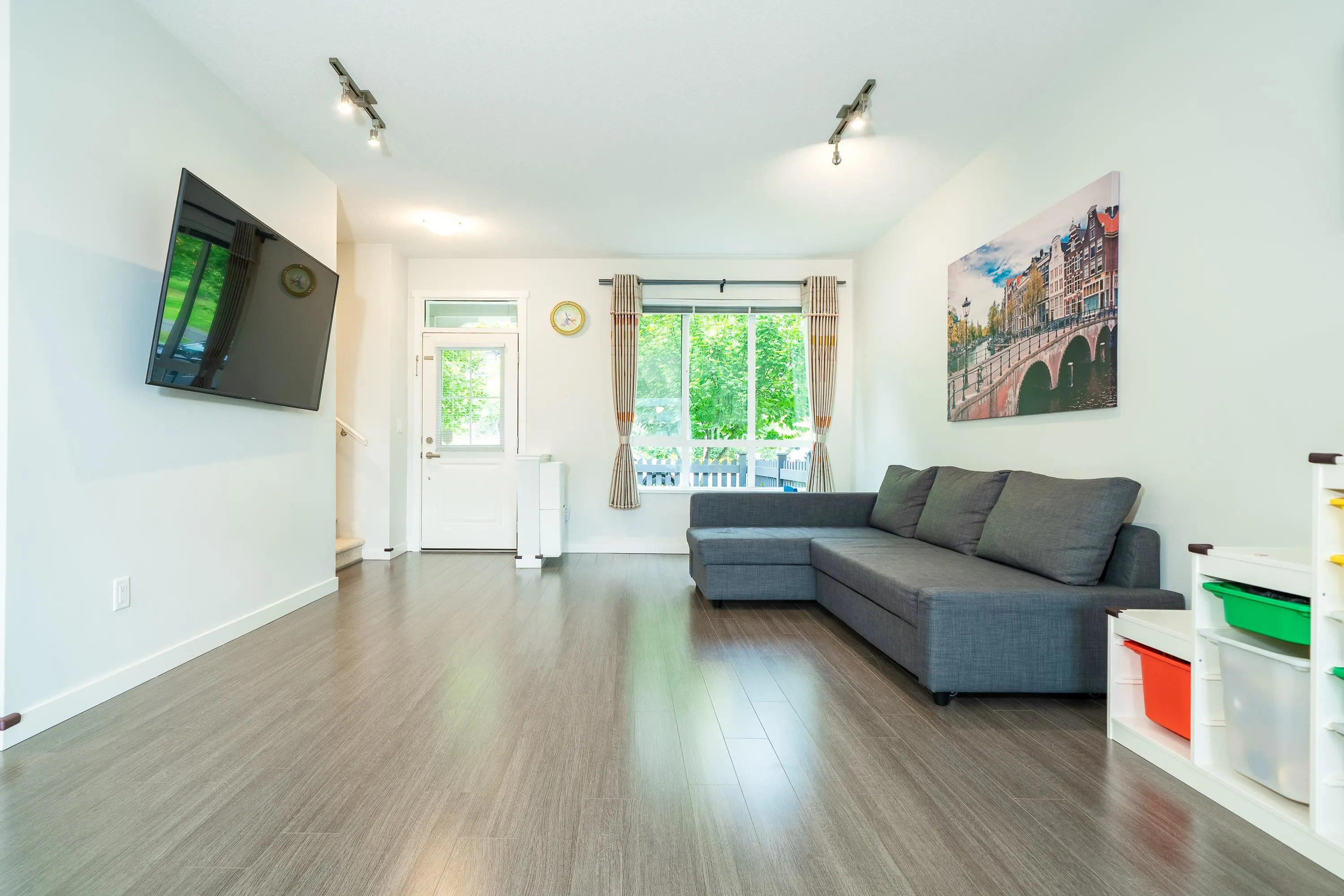 3 3500 Burke Village Promenade