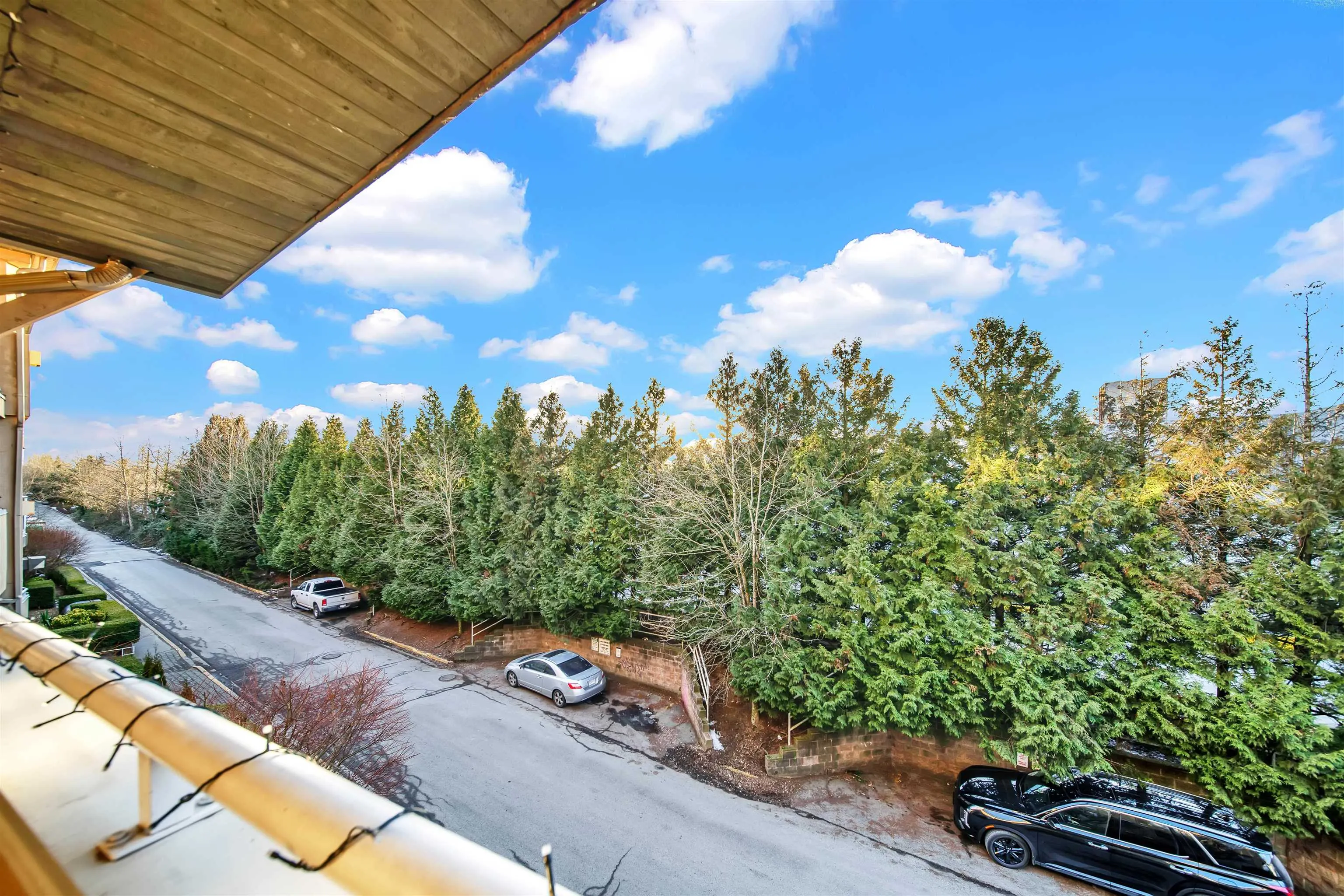311 13780 76 Avenue