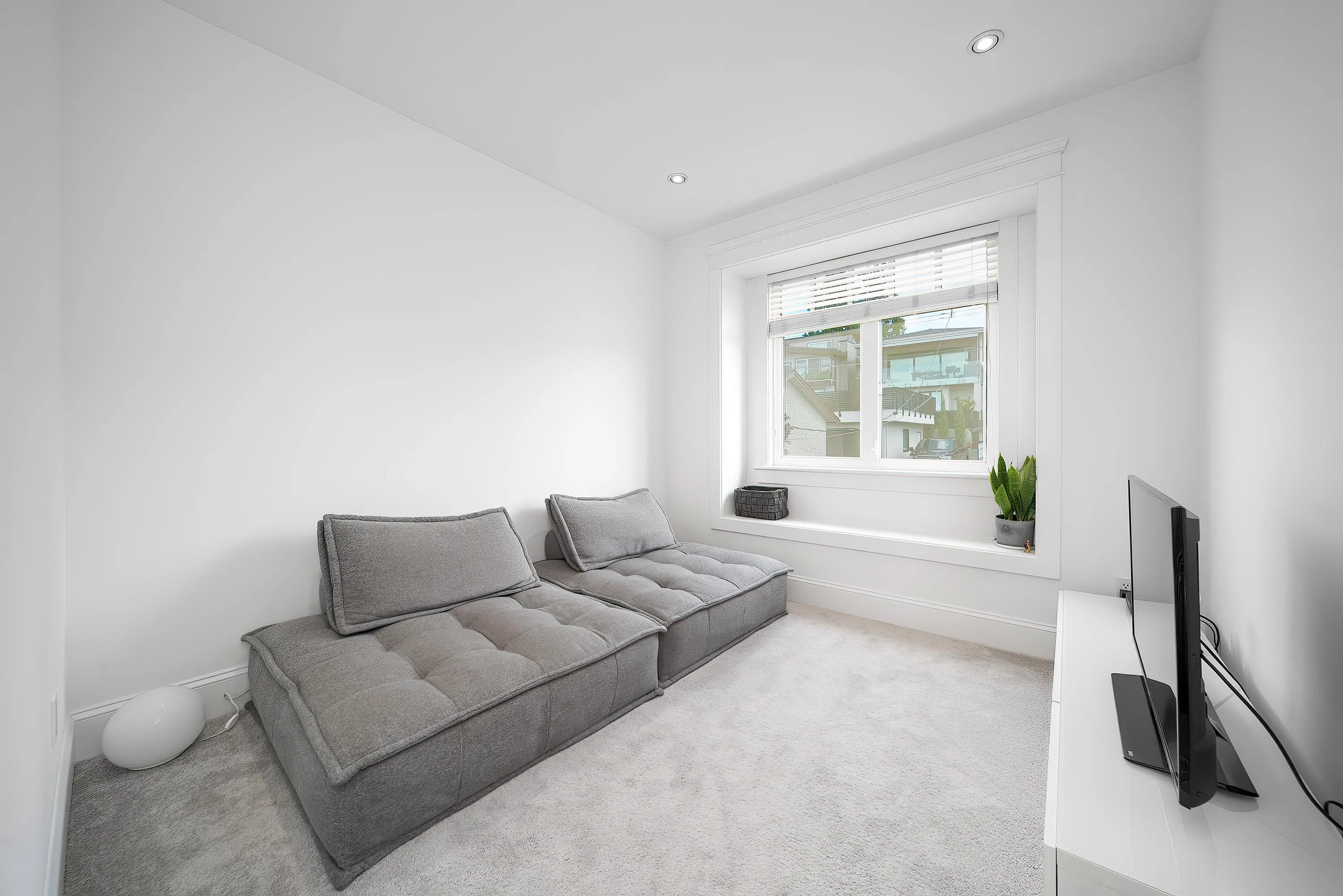 18 Hythe Avenue