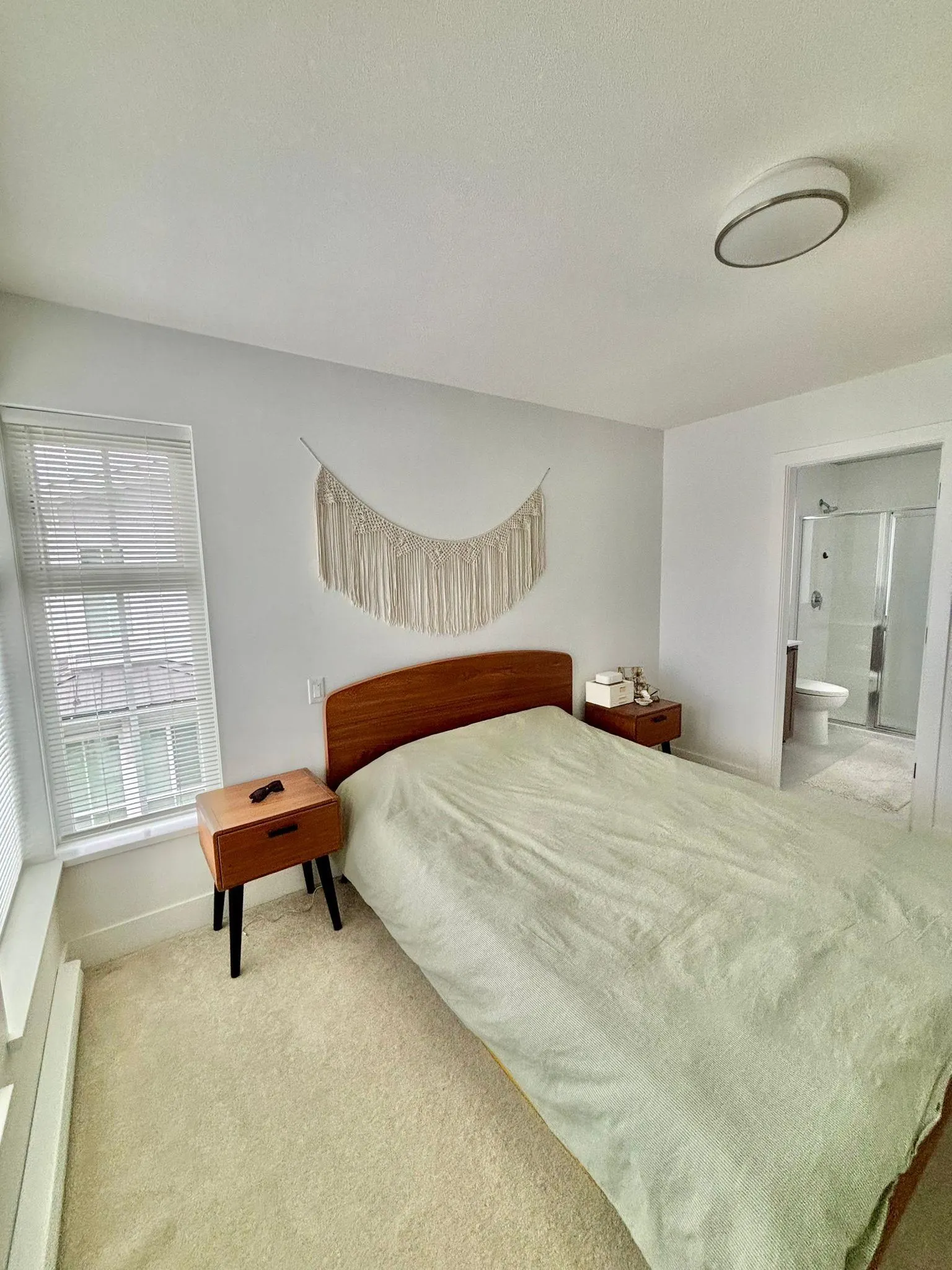 79 4638 Orca Way