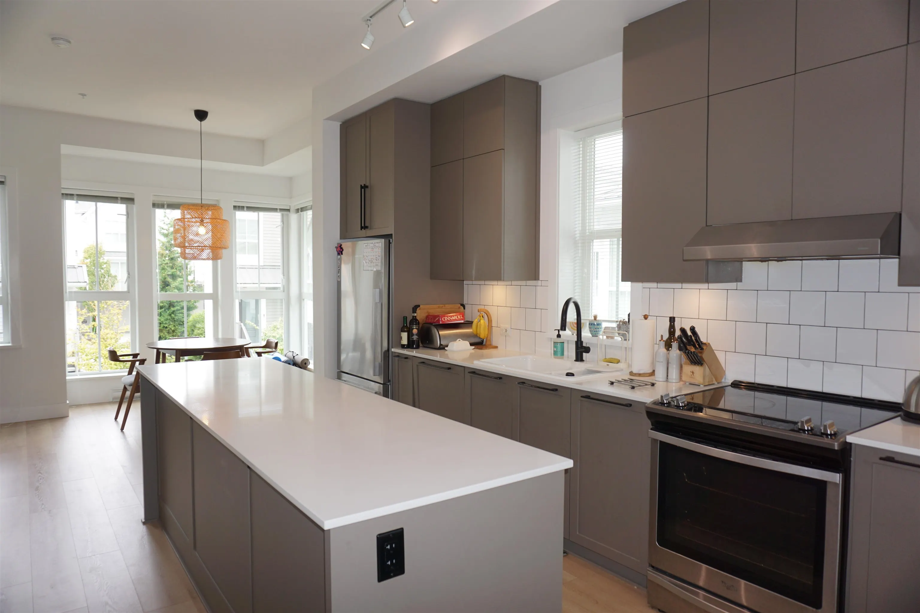 79 4638 Orca Way