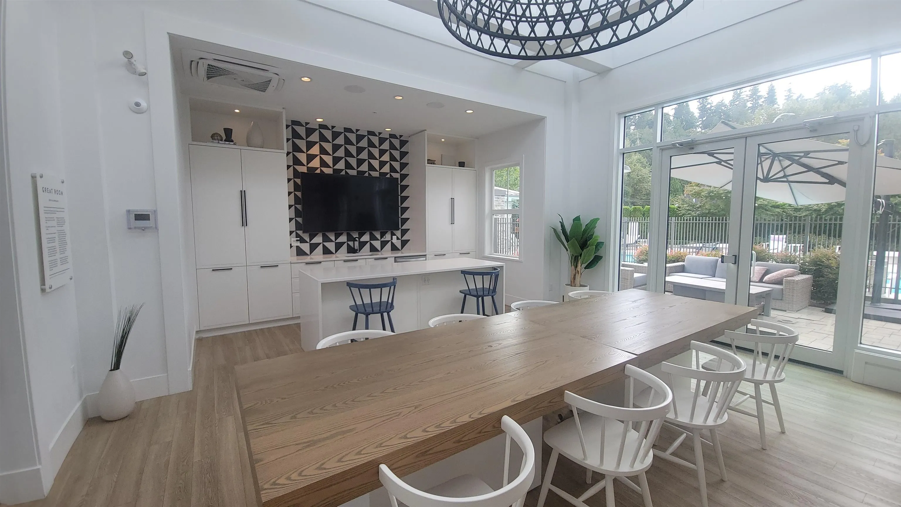 79 4638 Orca Way