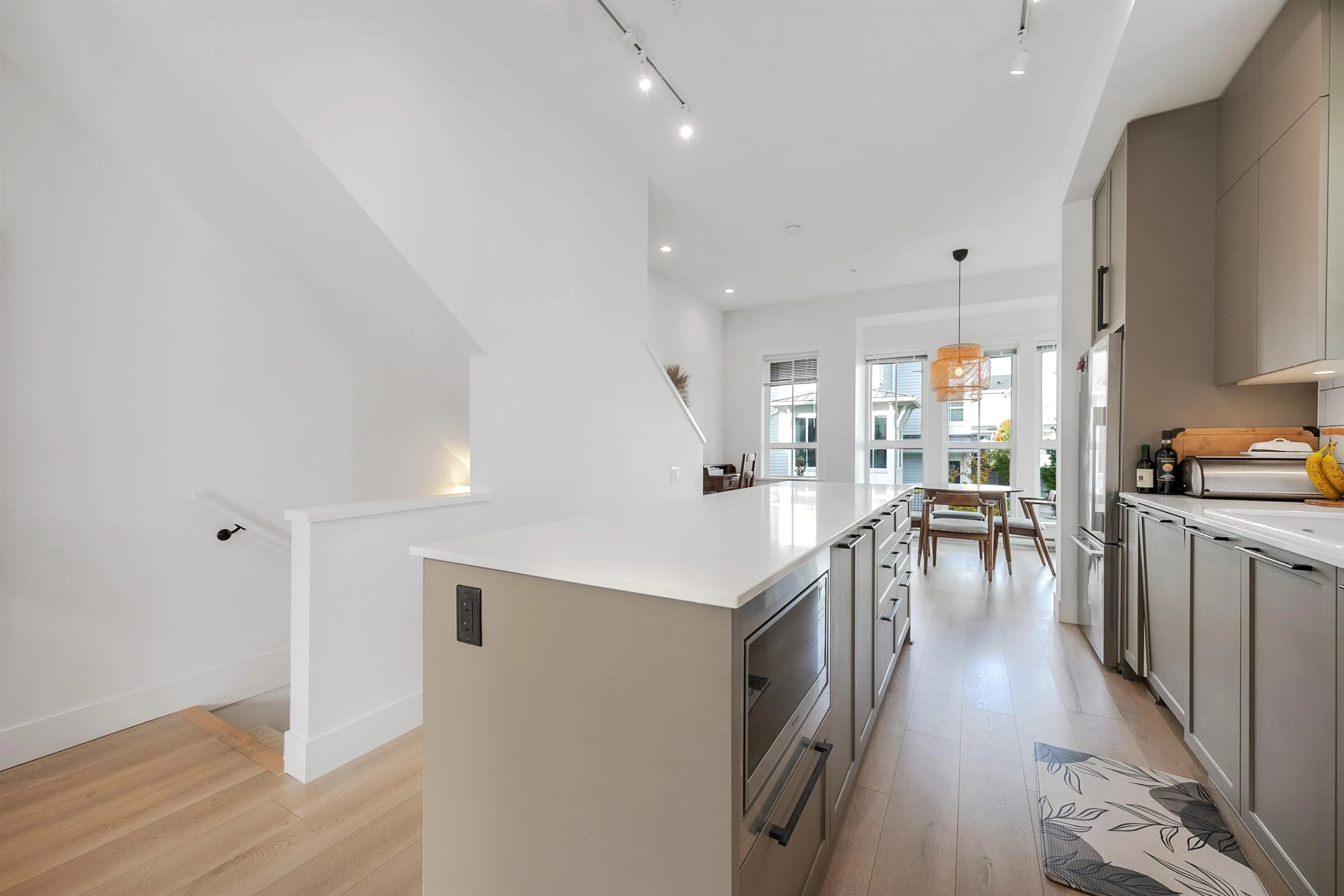 79 4638 Orca Way