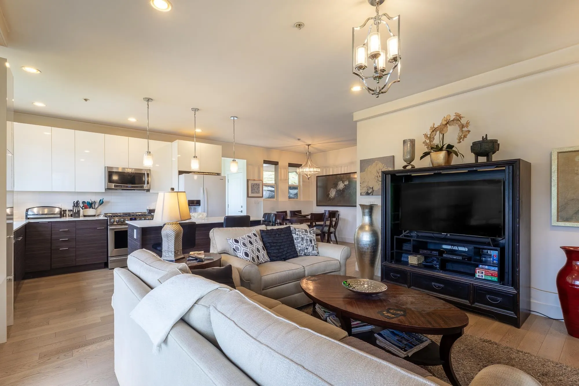 101 5782 Marine Way