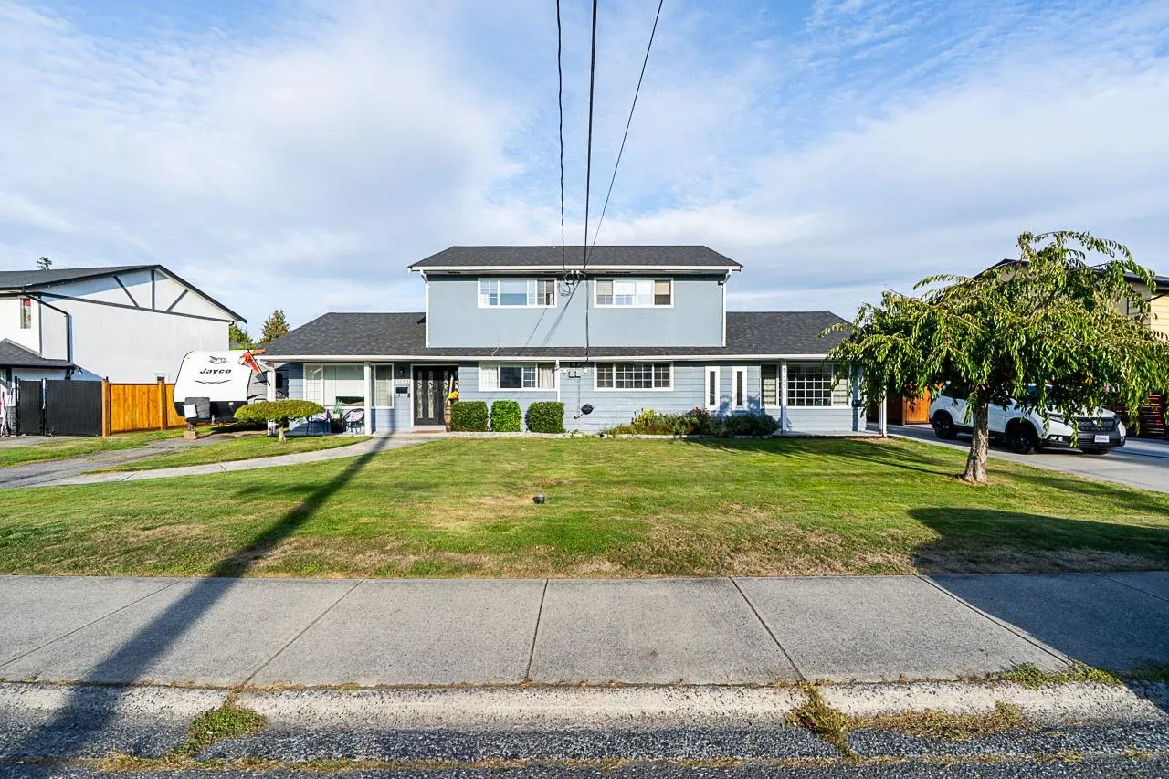 5243 Maple Crescent