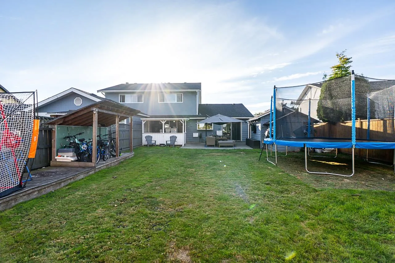 5243 Maple Crescent