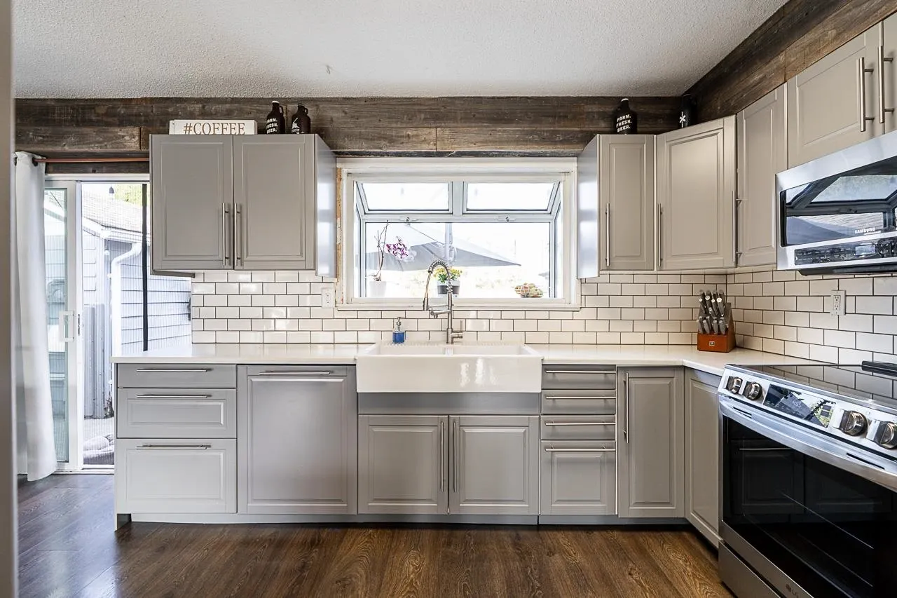 5243 Maple Crescent
