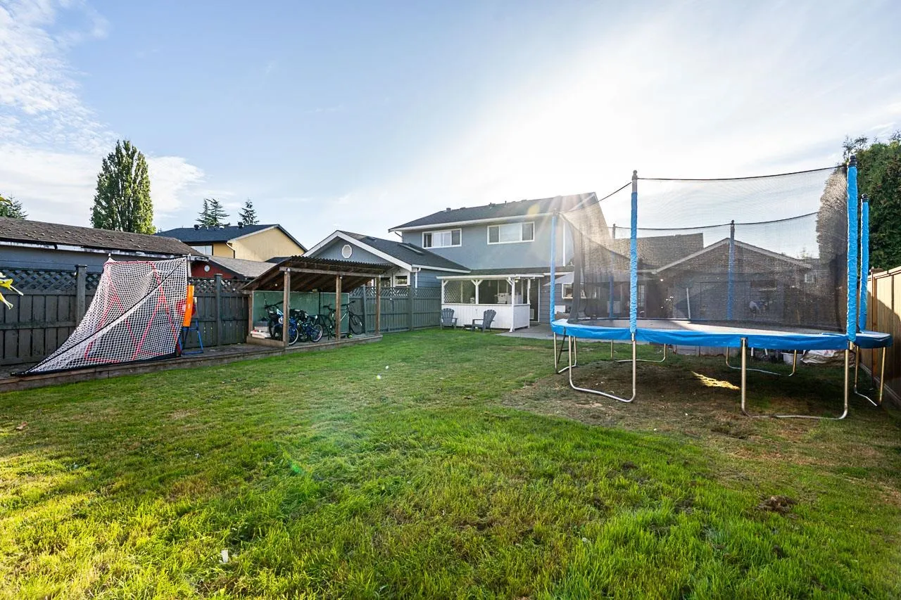 5243 Maple Crescent
