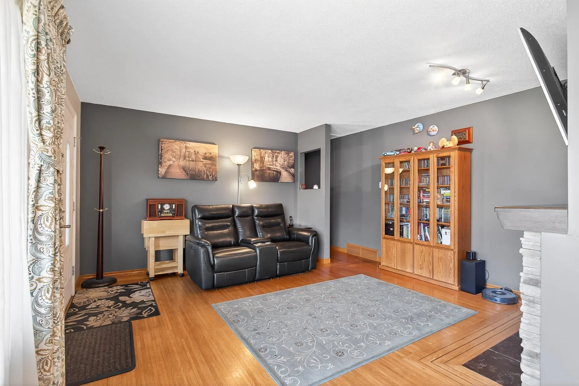 2126 Kugler Avenue