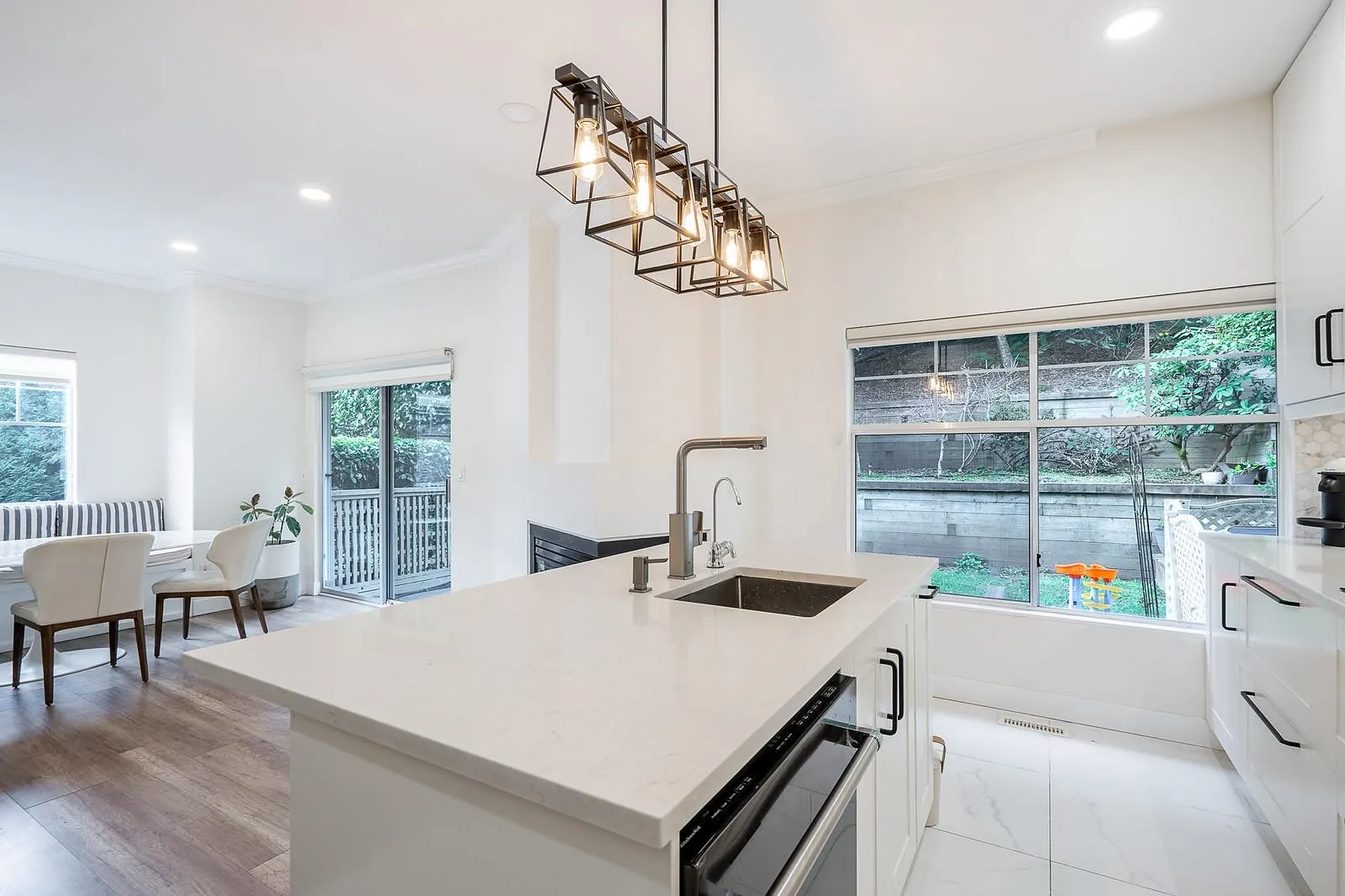 7 2979 Panorama Drive
