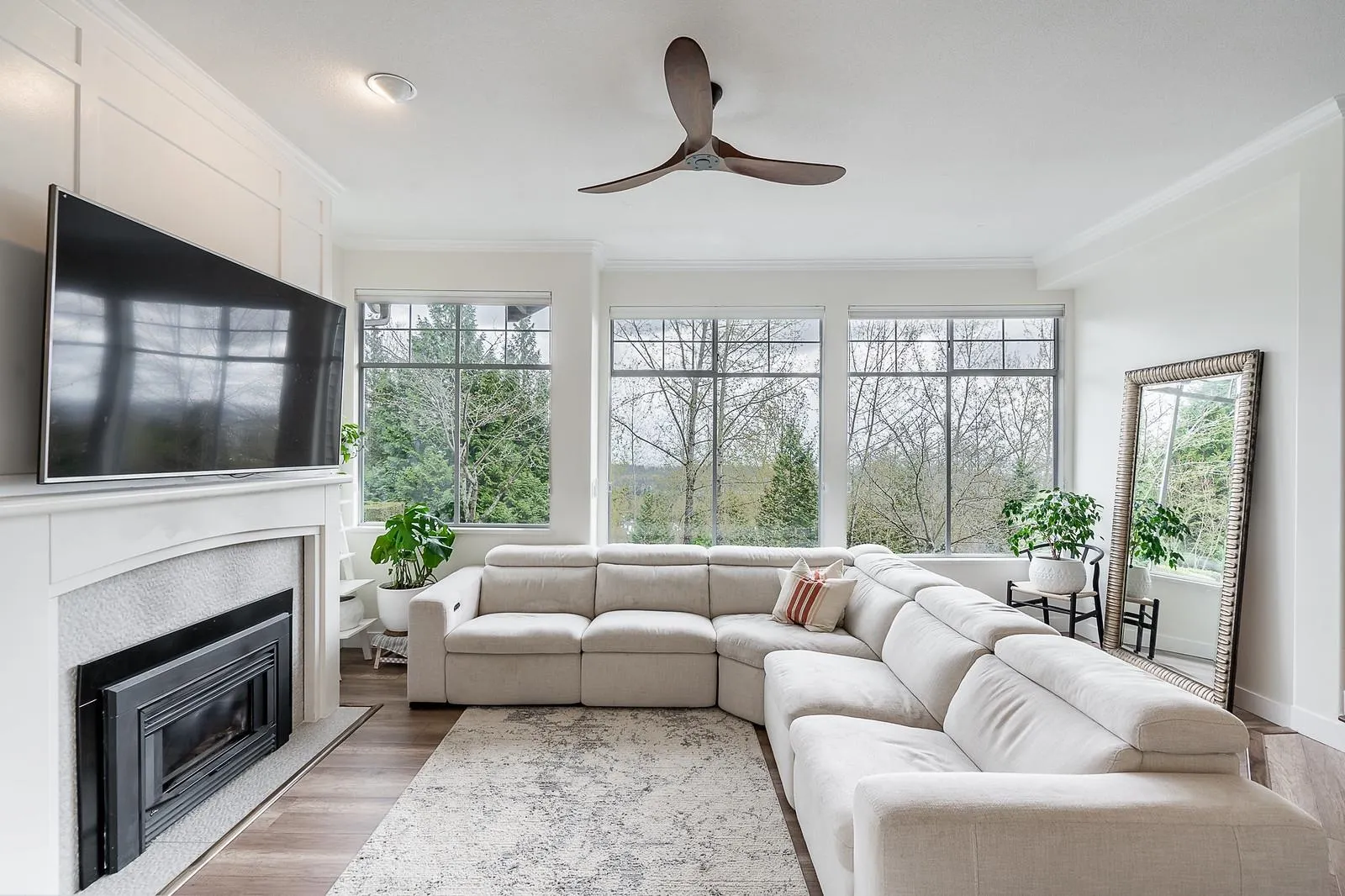 7 2979 Panorama Drive