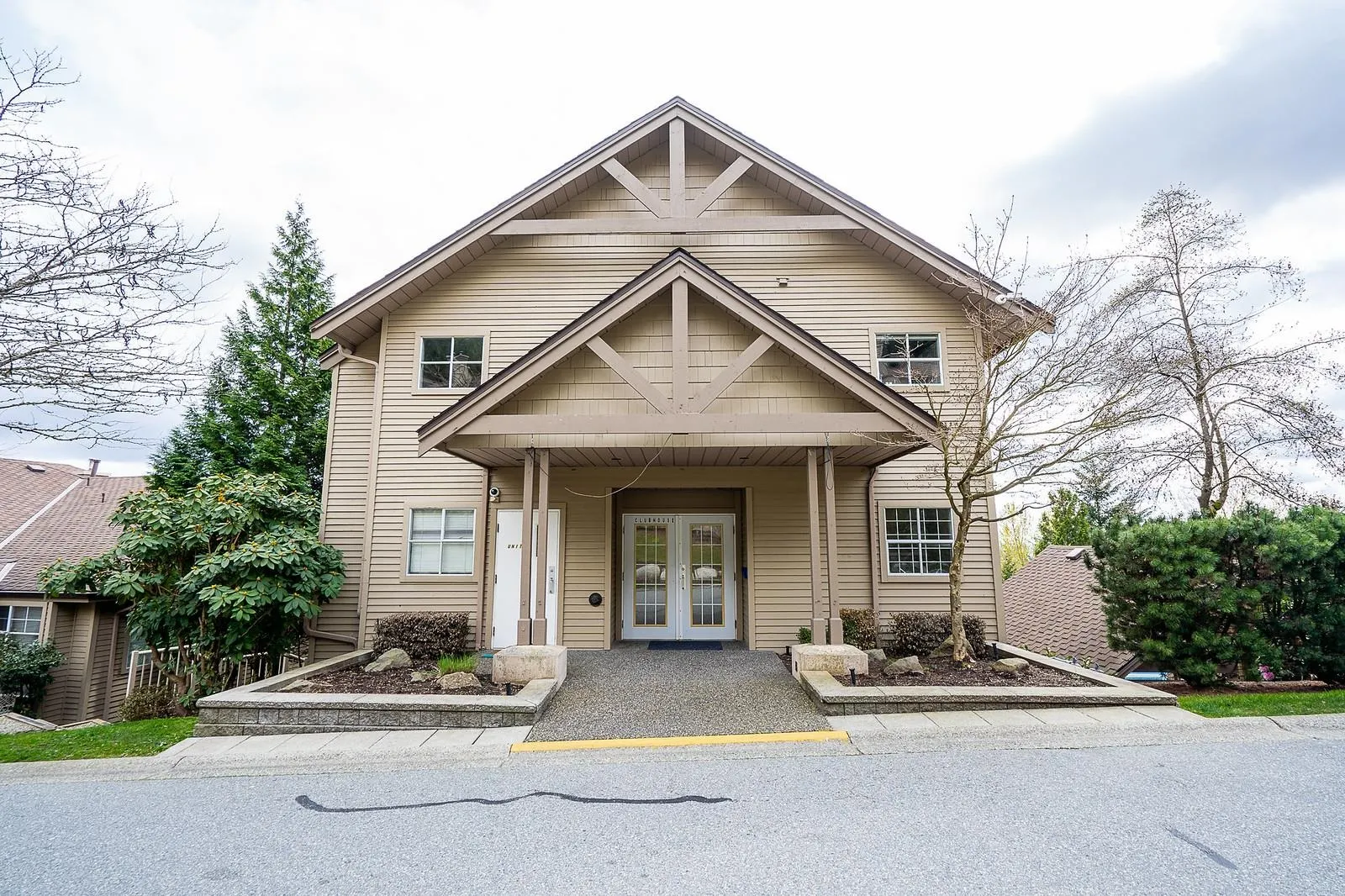 7 2979 Panorama Drive