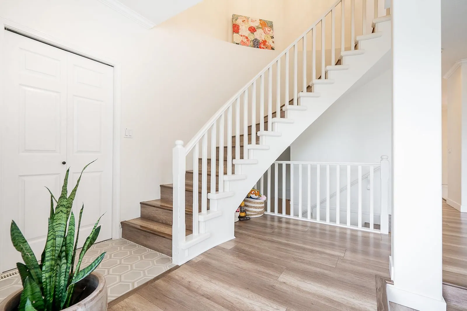 7 2979 Panorama Drive