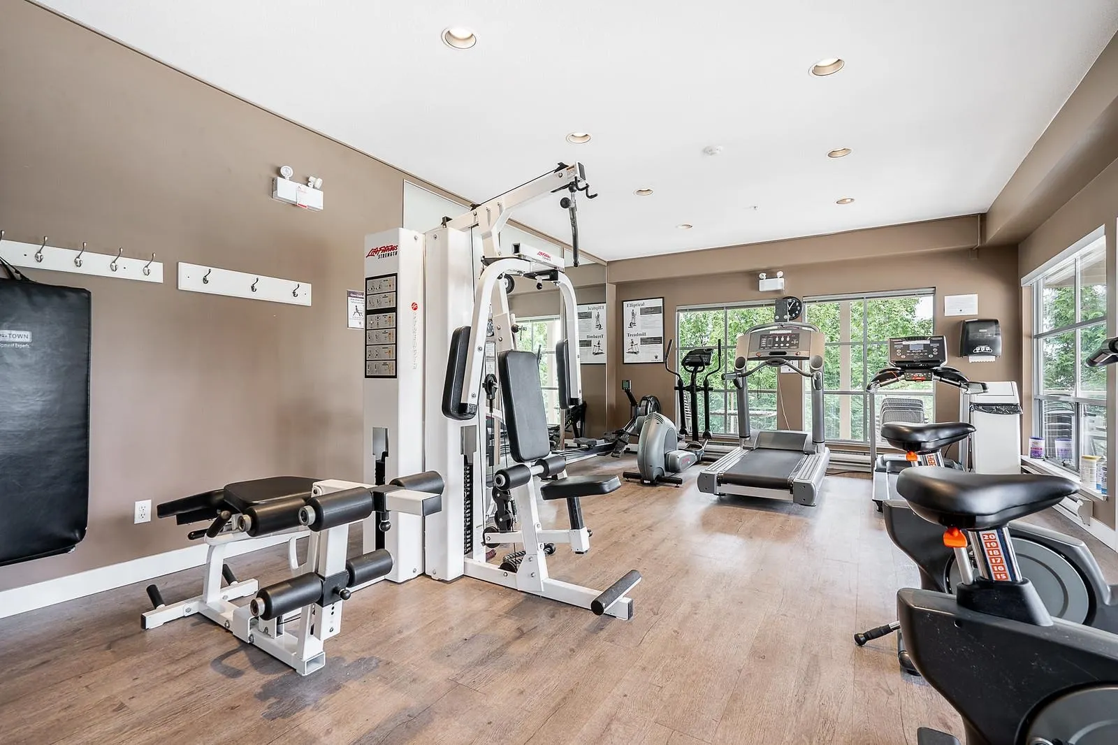 7 2979 Panorama Drive
